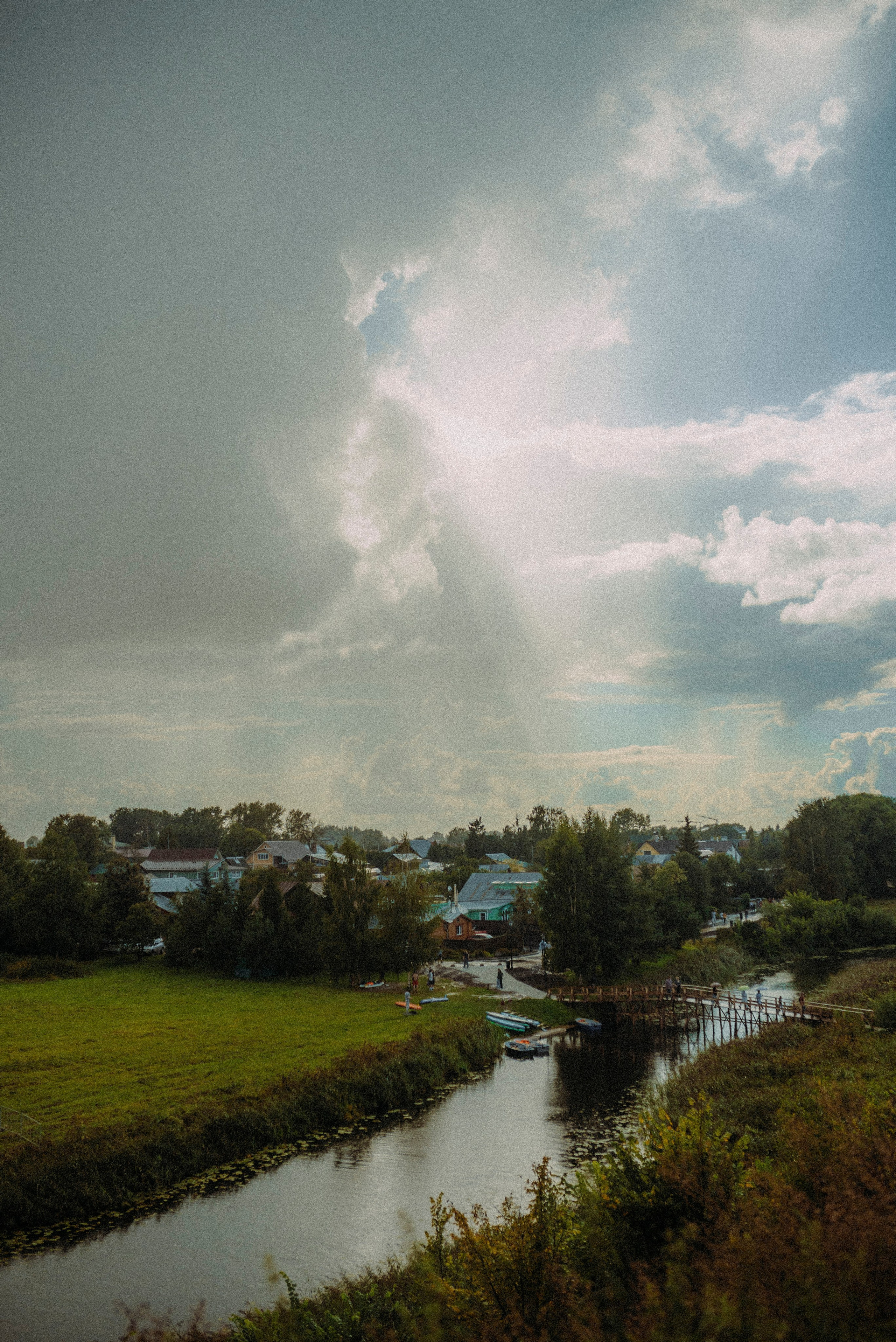 2024. Стрит-фотография, полная абсурда, идиотизма и красоты