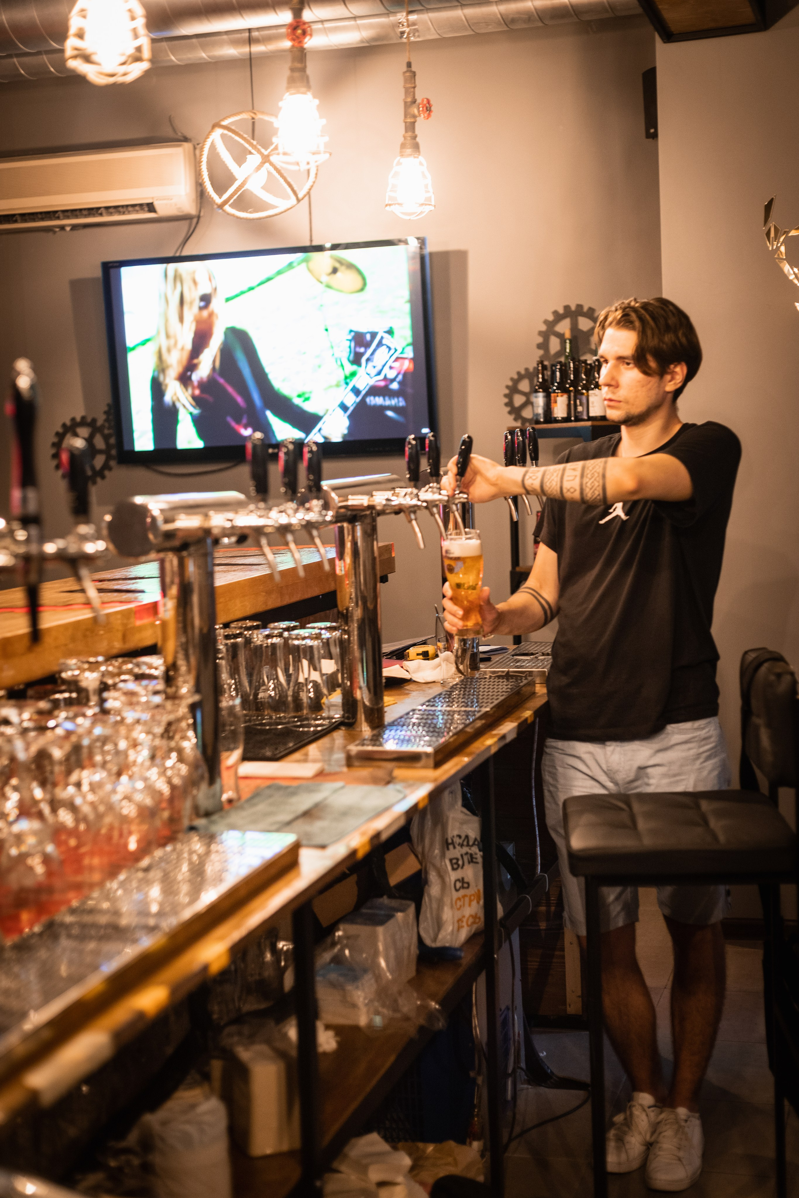 Паб Революция. Фотограф Денис Лесковский (Тюмень)