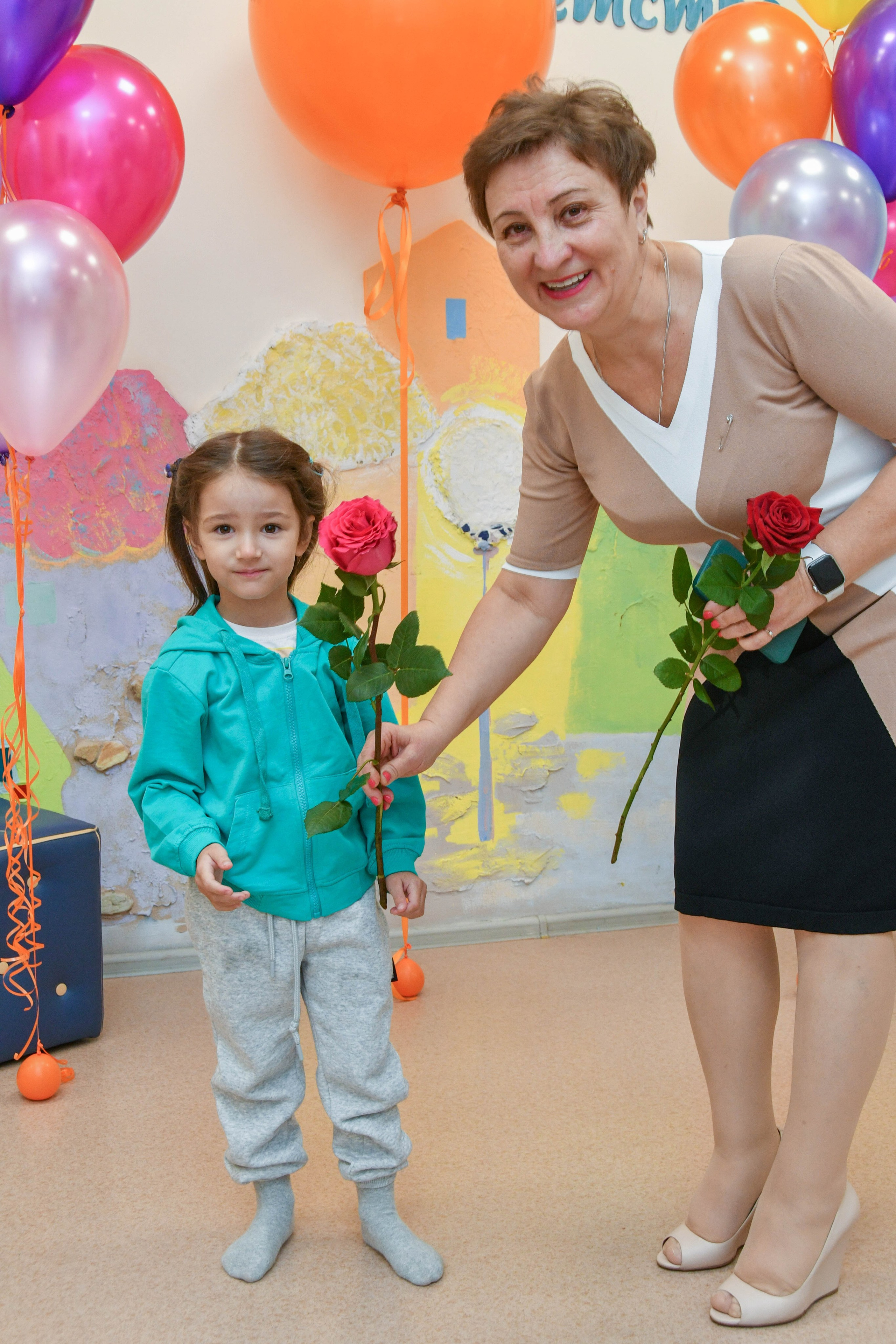 2023 г. День дошкольного работника и прогулка. Репортажный и детский фотограф в Новосибирске