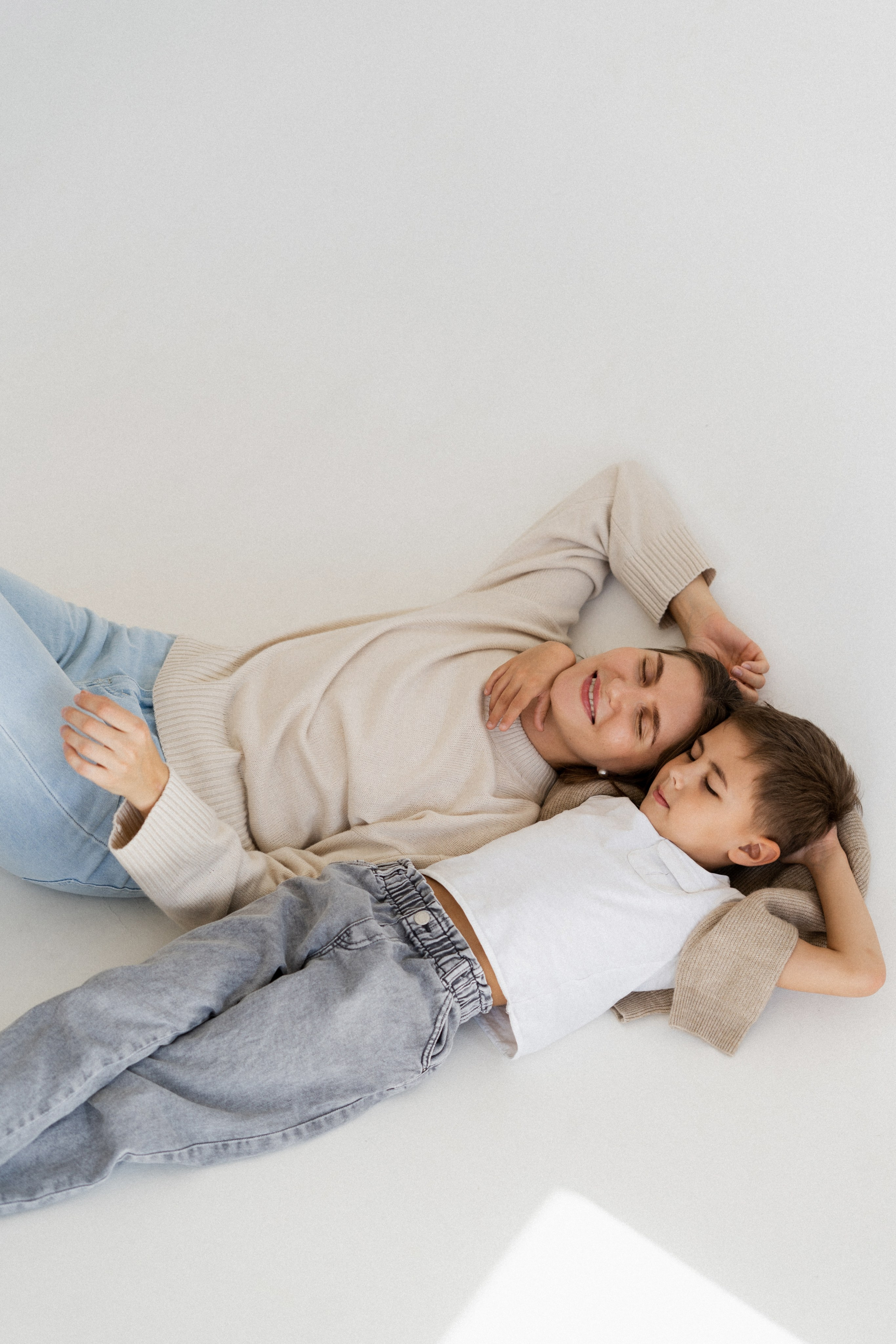 Оля, Артемий, Вера. Главная