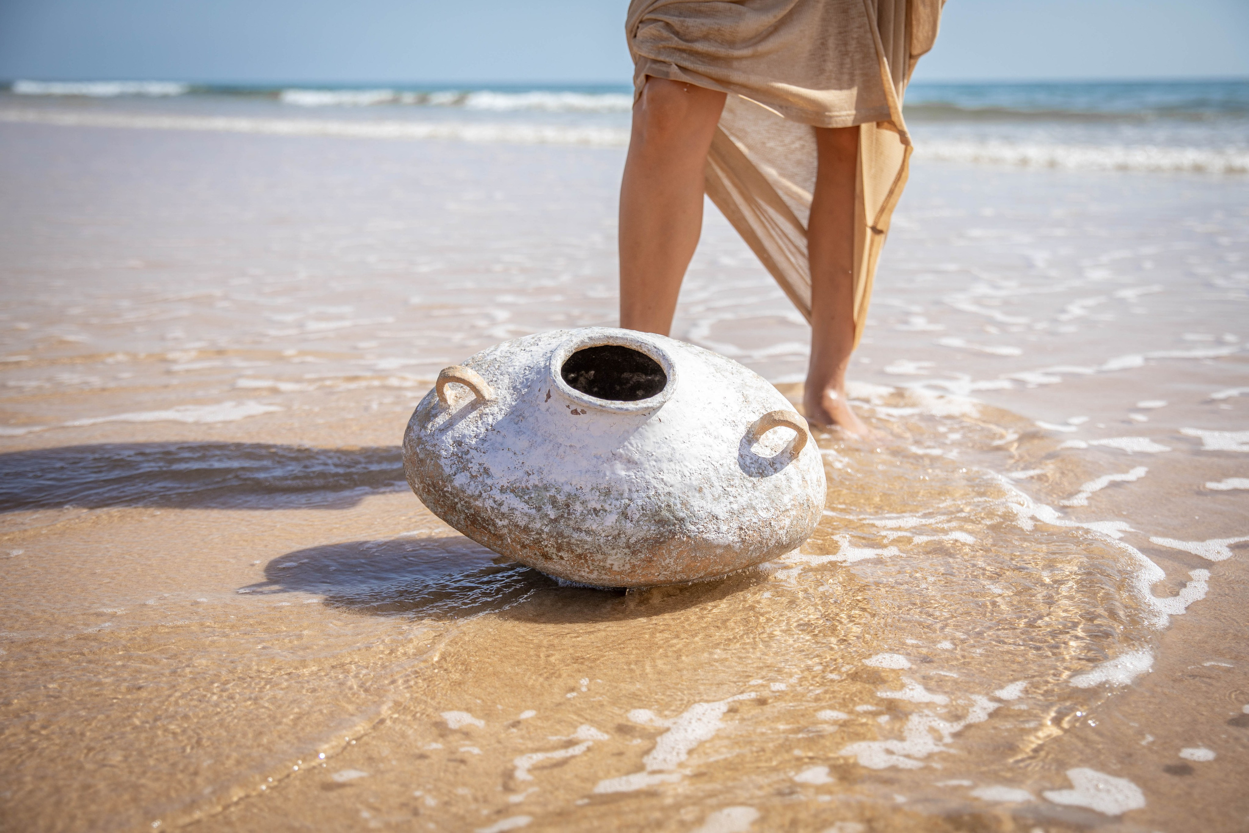 VAVA × Oksana Lomnova — A Creative Collaboration by the Ocean. Professional Photographer in Portugal. Oksana Lomnova