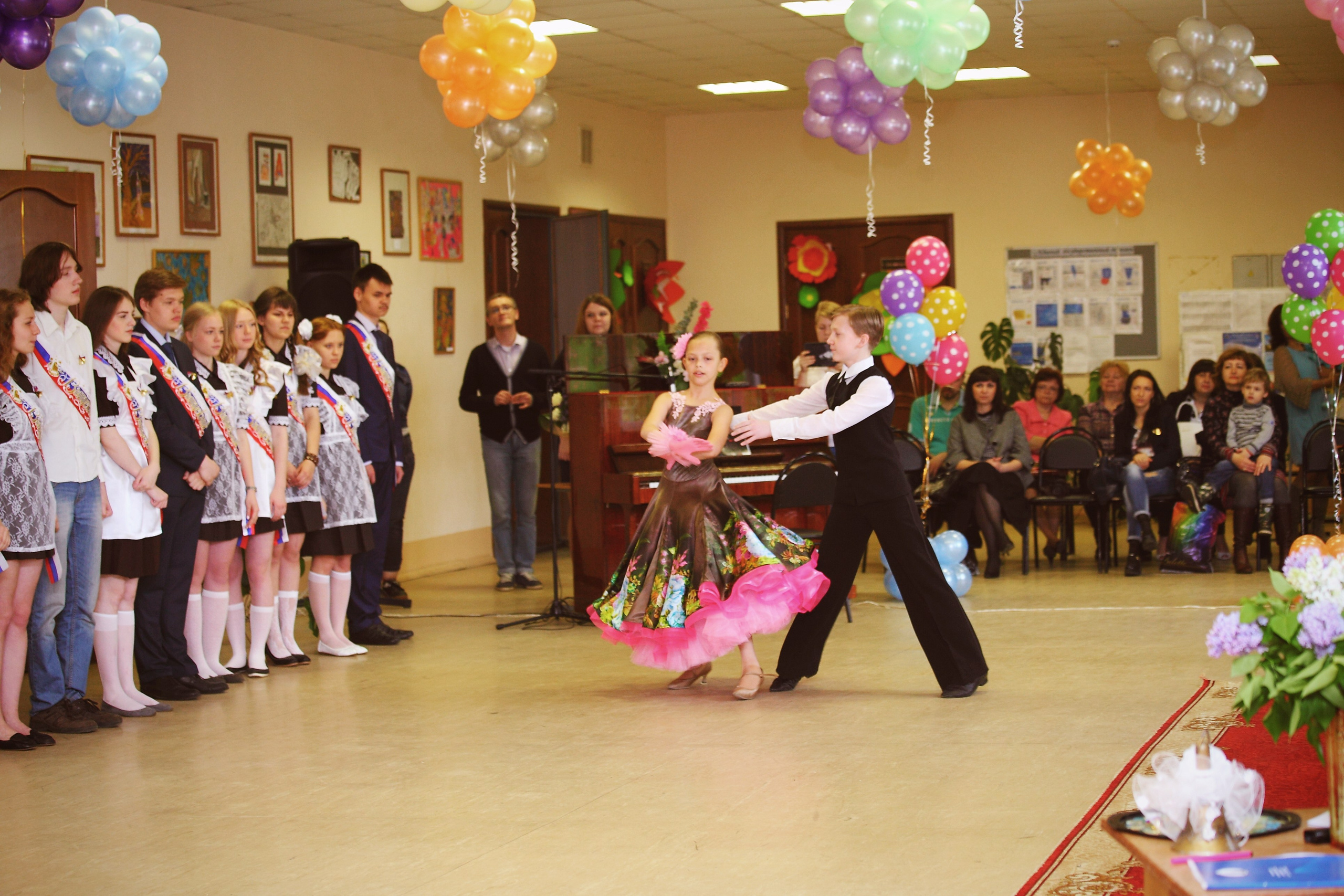 Портфолио фотографа на последний звонок. Свадебный и репортажный фотограф в Ярославле и Санкт-Петербурге Роман Микрюков