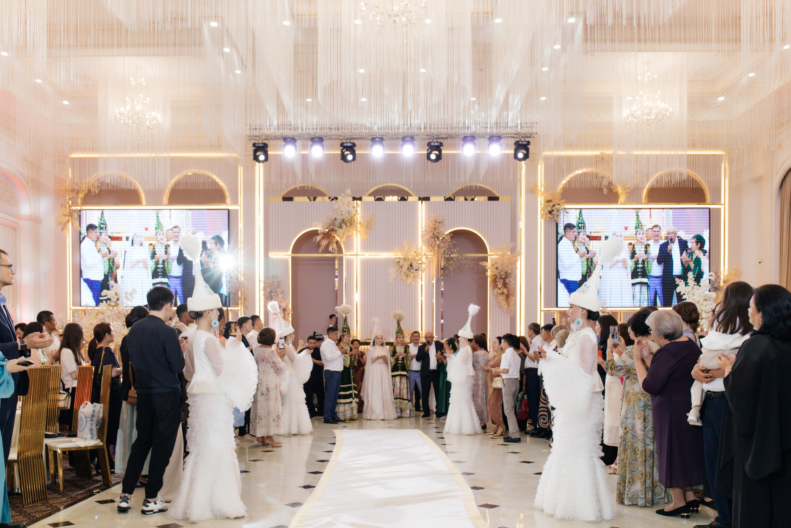 Kamila — Qyz uzatu. Wedding and Love story Photographer