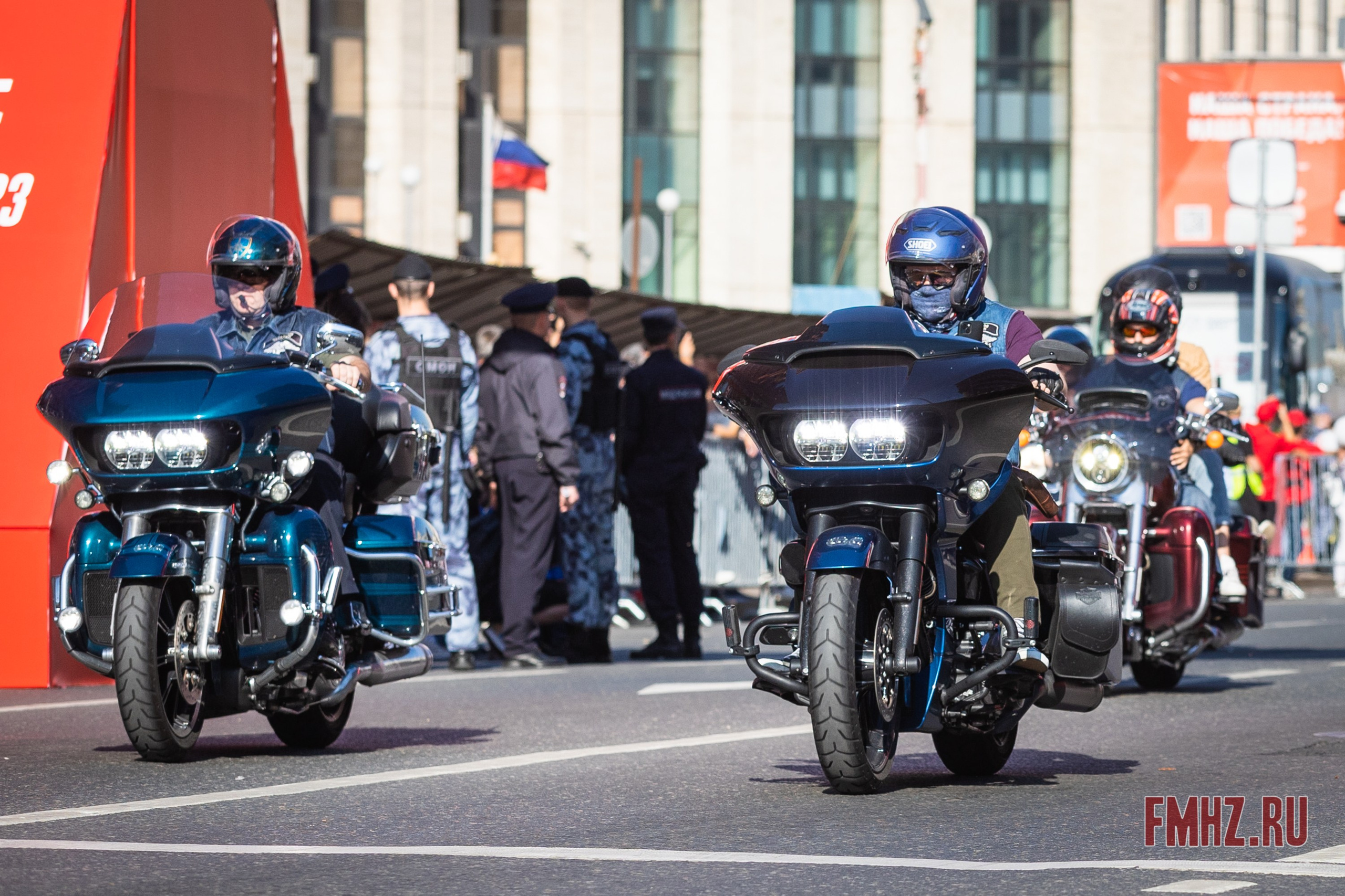 Закрытие Мотосезона 2023 на проспекте Академика Сахарова. Фотограф Владимир Охрименко