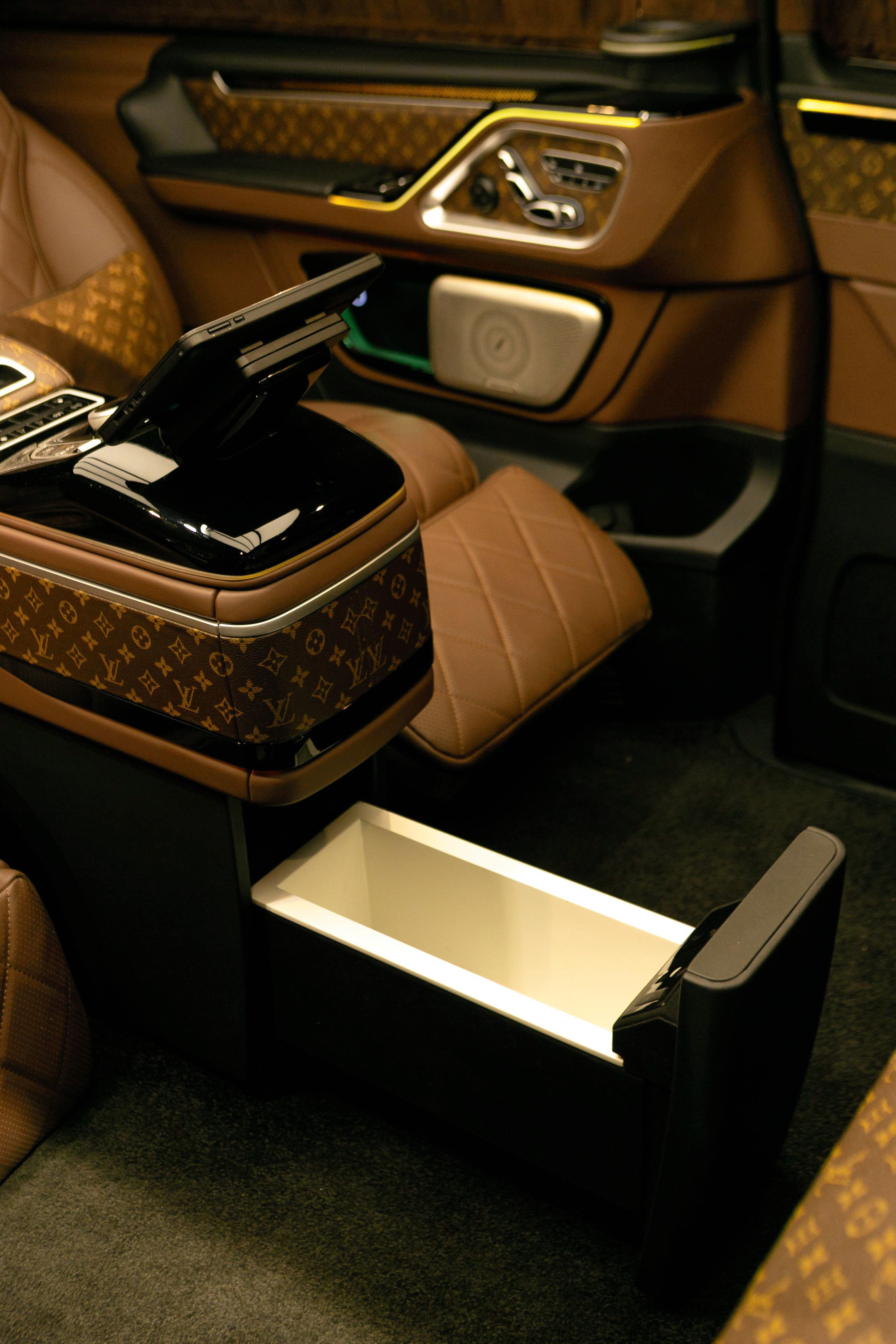 Фотосъемка V-class louis Vuitton в Москве. Фотограф | Михаил Буш Смоленск