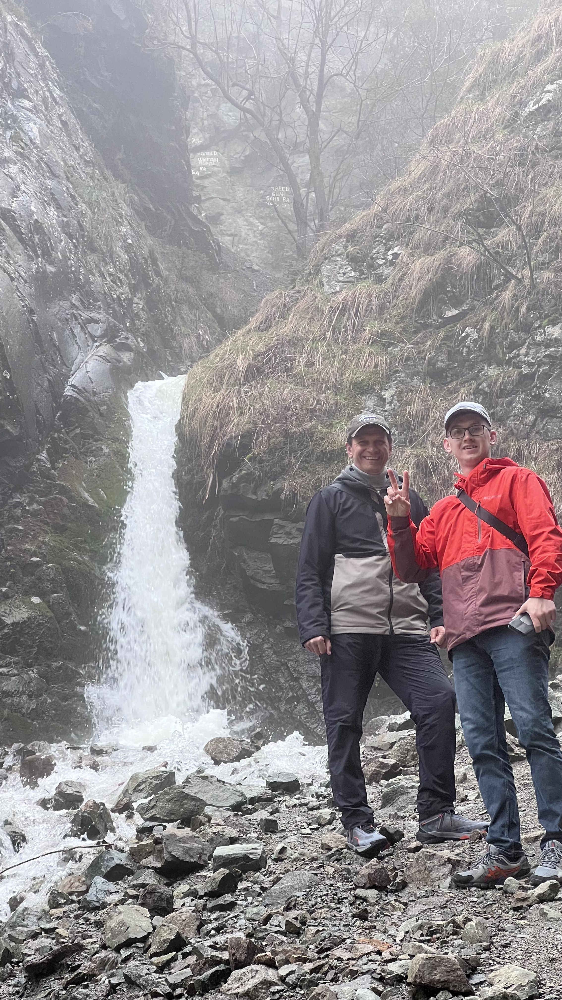 Водопад Аюсай рядом с Алматы, Казахстан. Где находится, как доехать, фото и видео зимой и летом