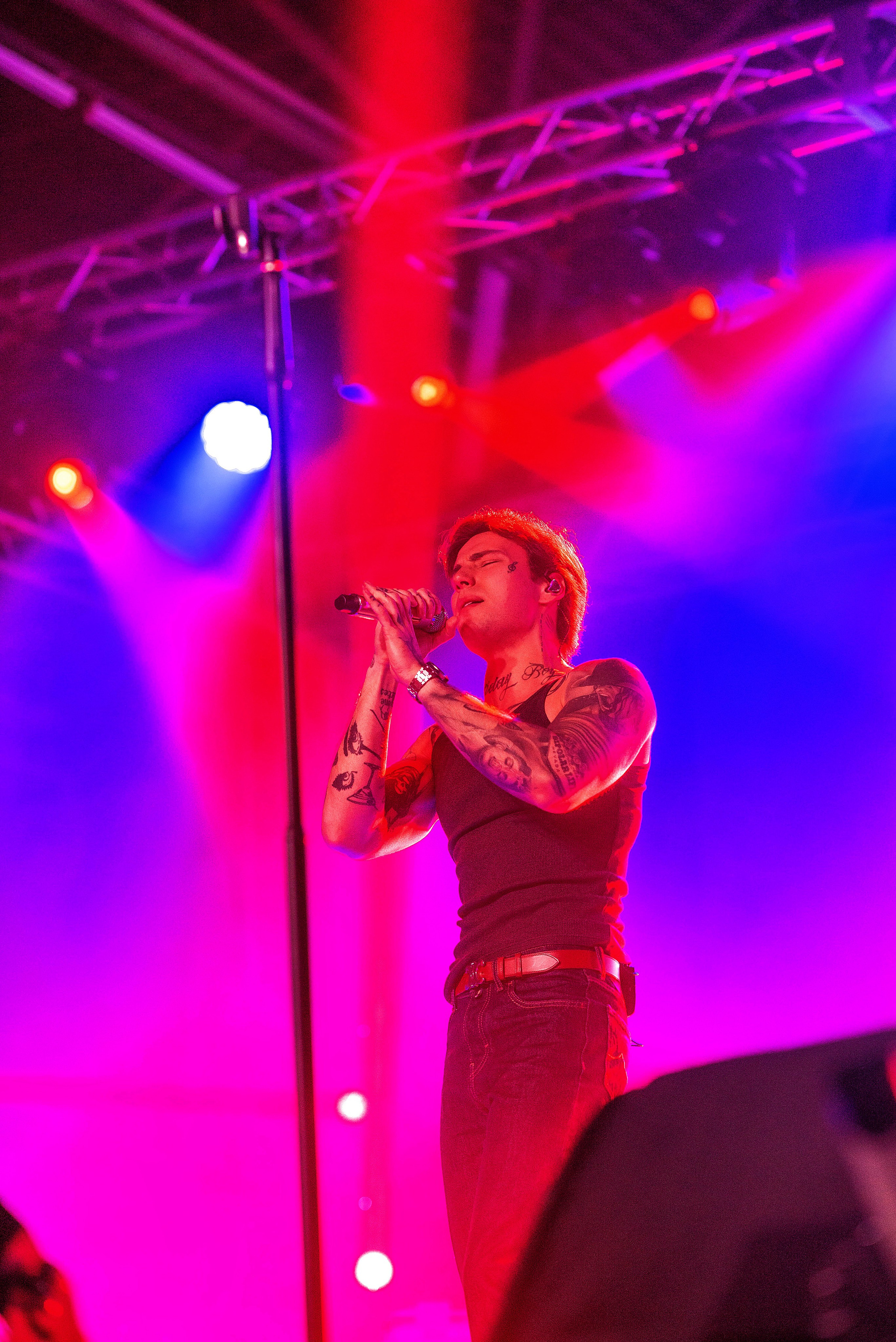 Концерт Хolidayboy. Школьный, фэшн фотограф в Тюмени и в России Ирина Королева