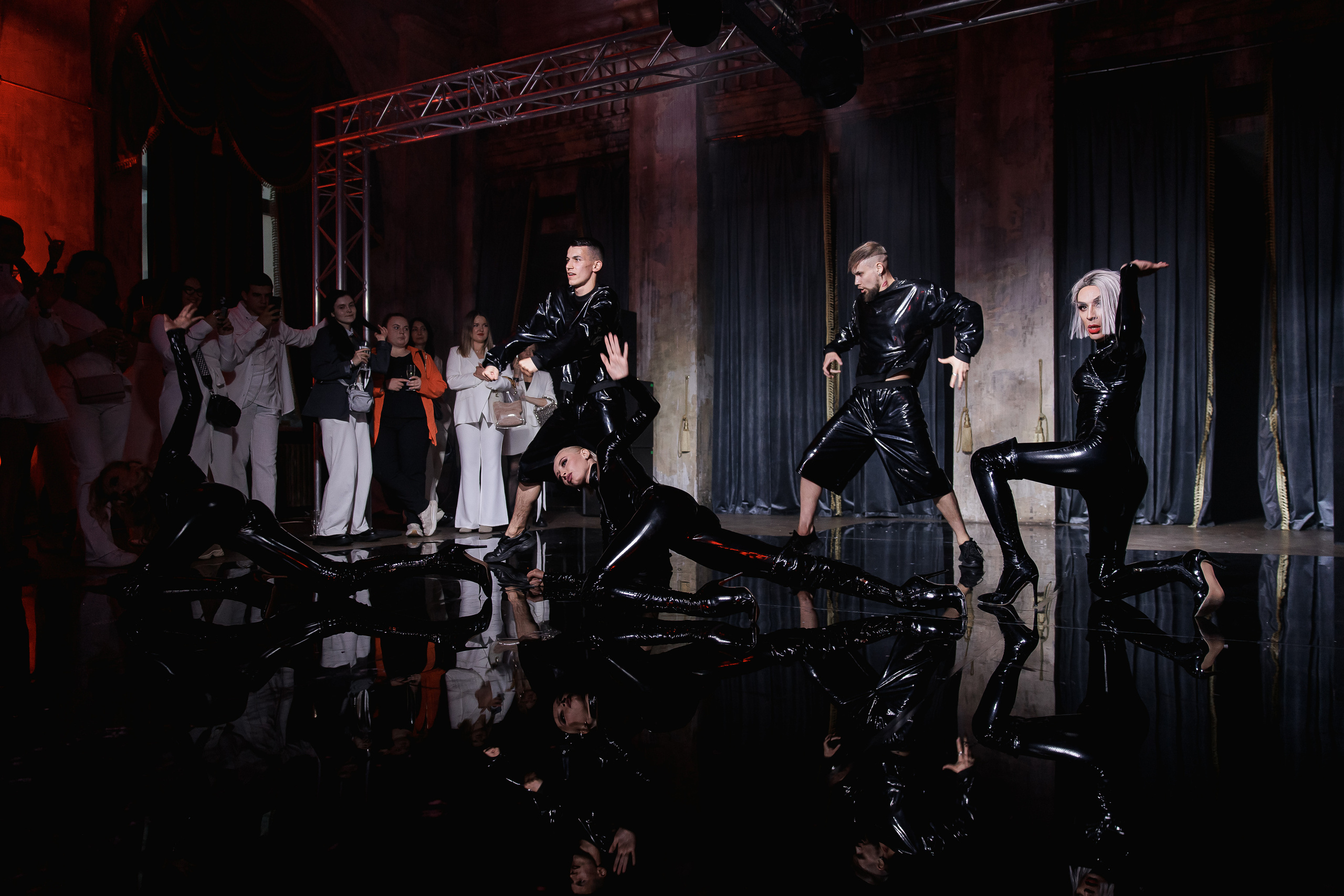 Показ NOVI&NOVIKOV