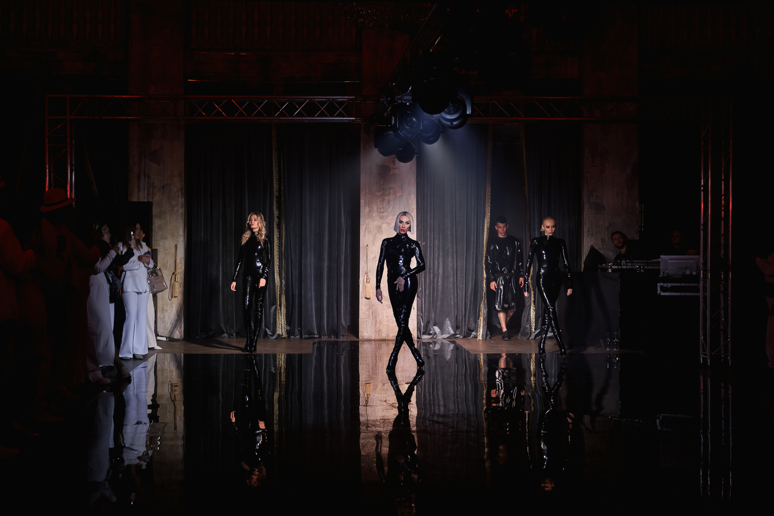 Показ NOVI&NOVIKOV