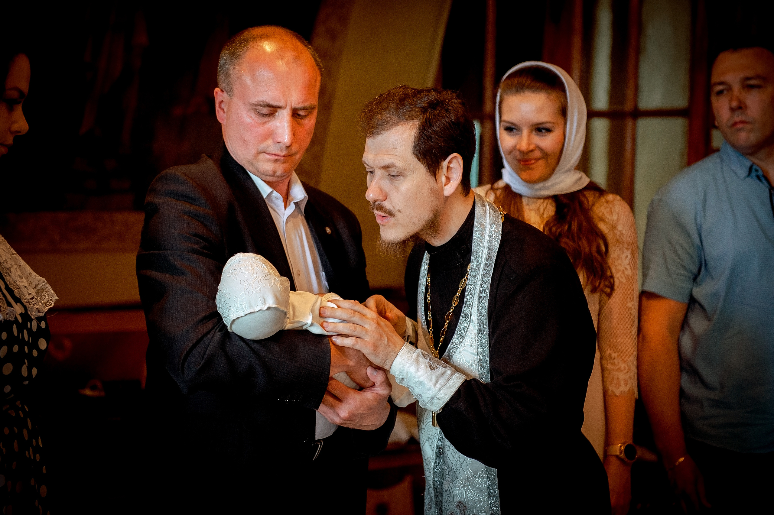 Фотосъемка крещения в Образцово. Свадебный и семейный фотограф Виктория Носачёва. Щелково, Москва и МО