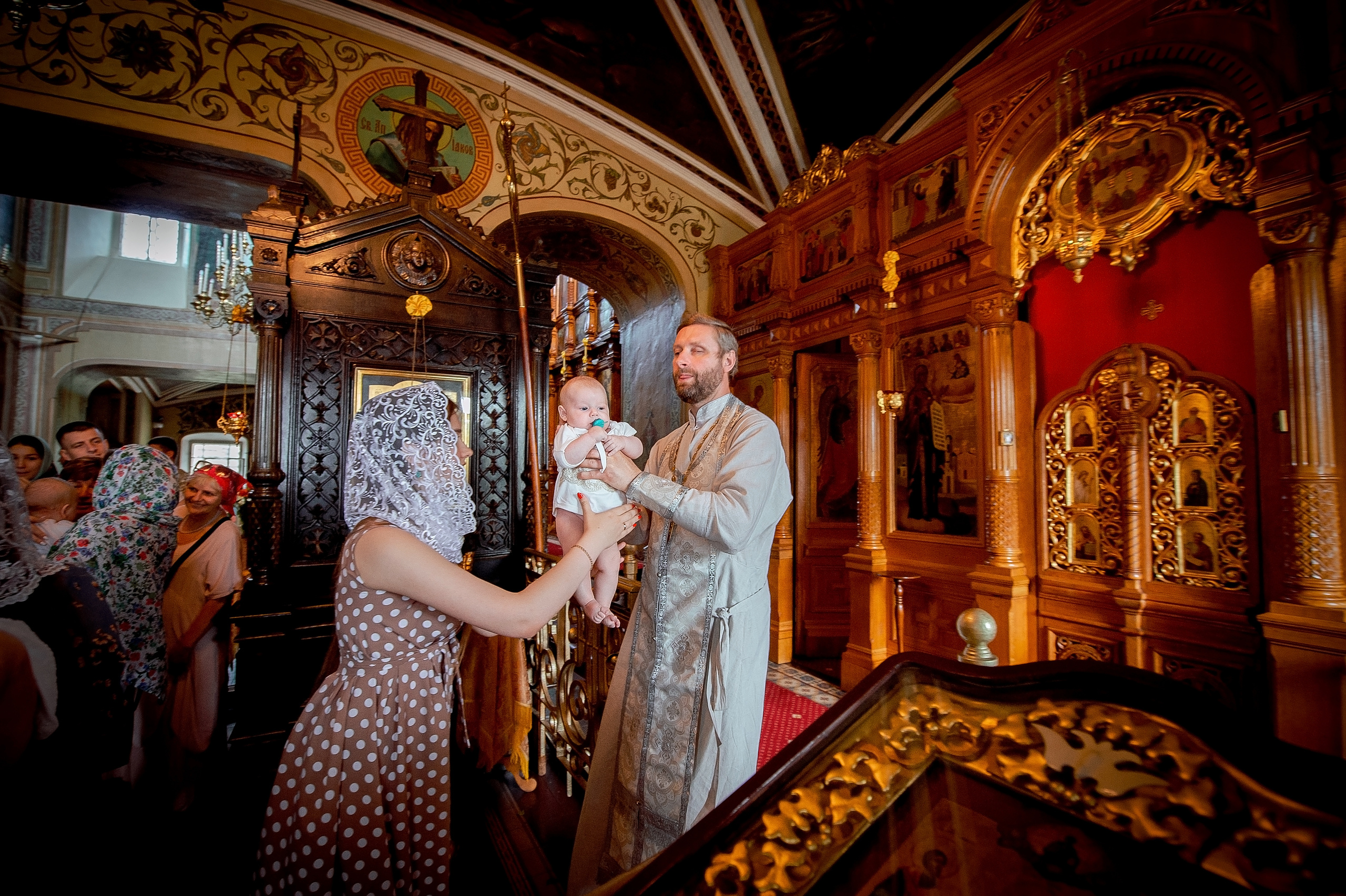 Фотосъемка крещения в Пушкино. Свадебный и семейный фотограф Виктория Носачёва. Щелково, Москва и МО