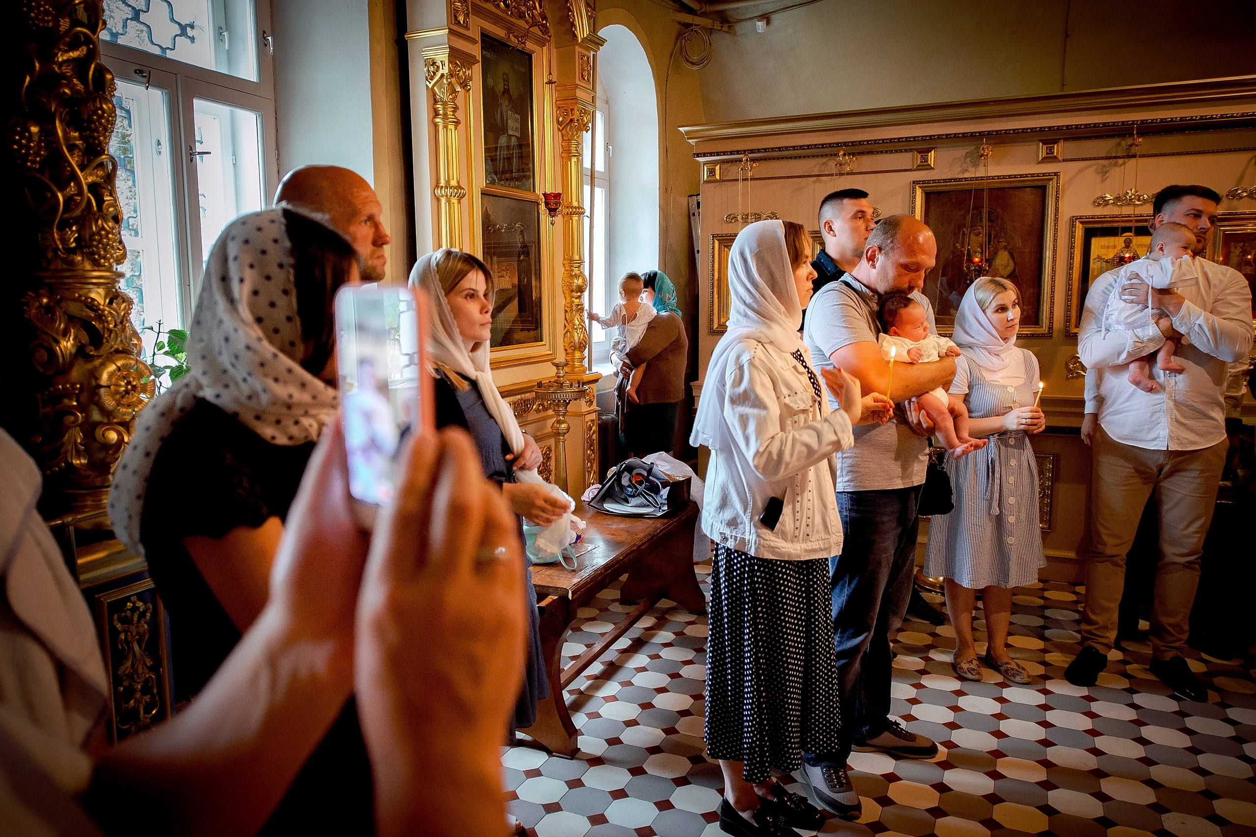 Фотосъемка крещения в Образцово в Щелково. Свадебный и семейный фотограф Виктория Носачёва. Щелково, Москва и МО
