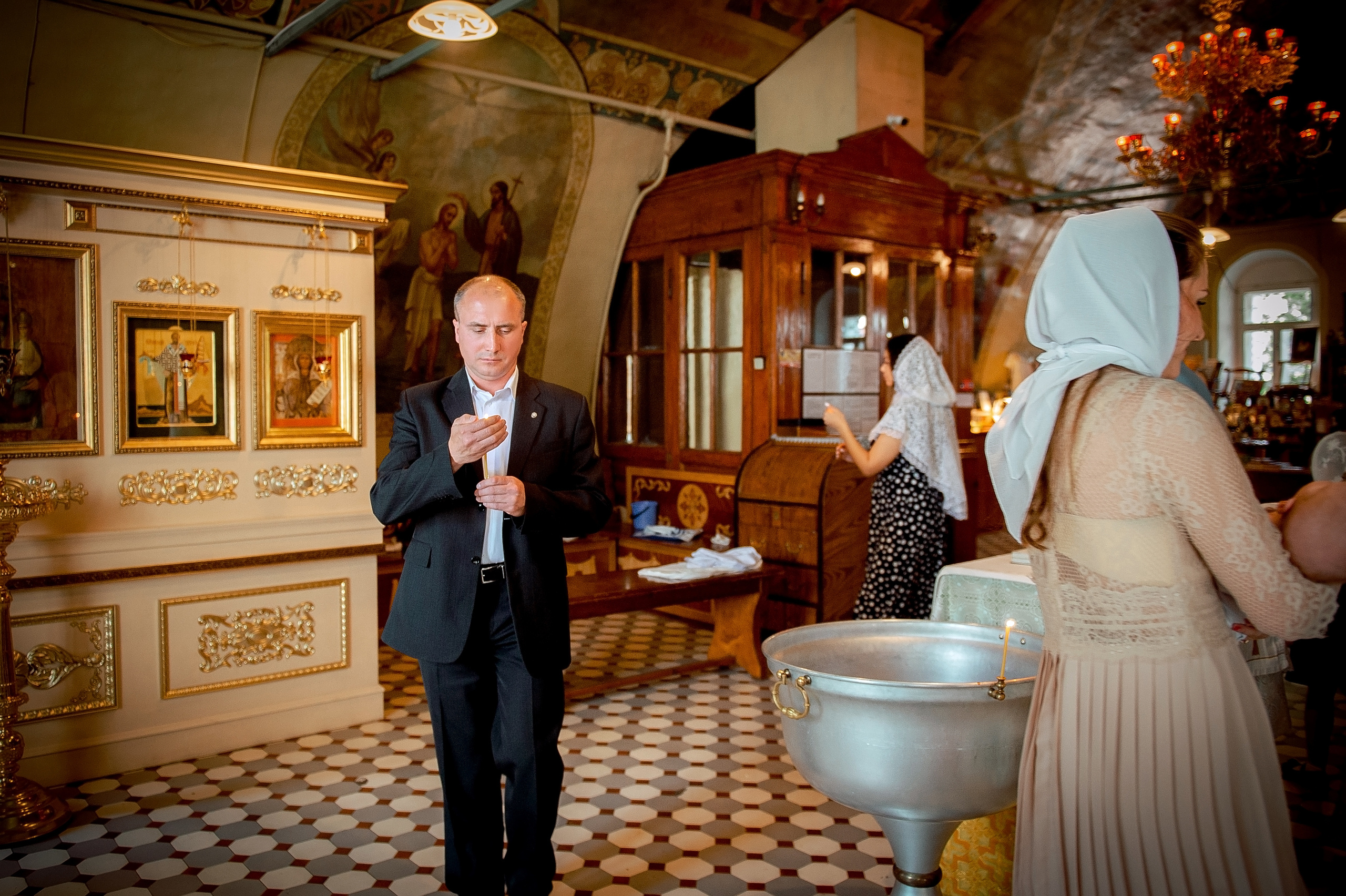 Фотосъемка крещения в Образцово. Свадебный и семейный фотограф Виктория Носачёва. Щелково, Москва и МО