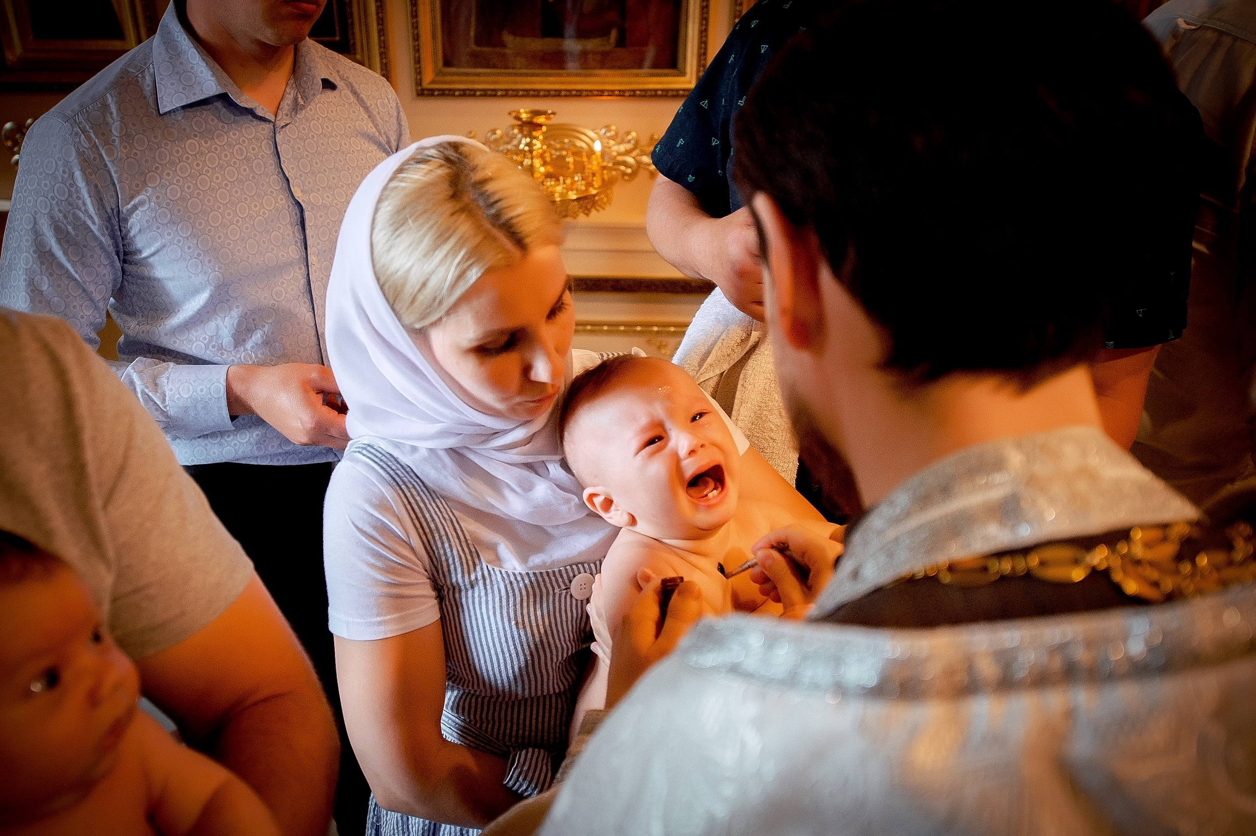 Фотосъемка крещения в Образцово в Щелково. Свадебный и семейный фотограф Виктория Носачёва. Щелково, Москва и МО