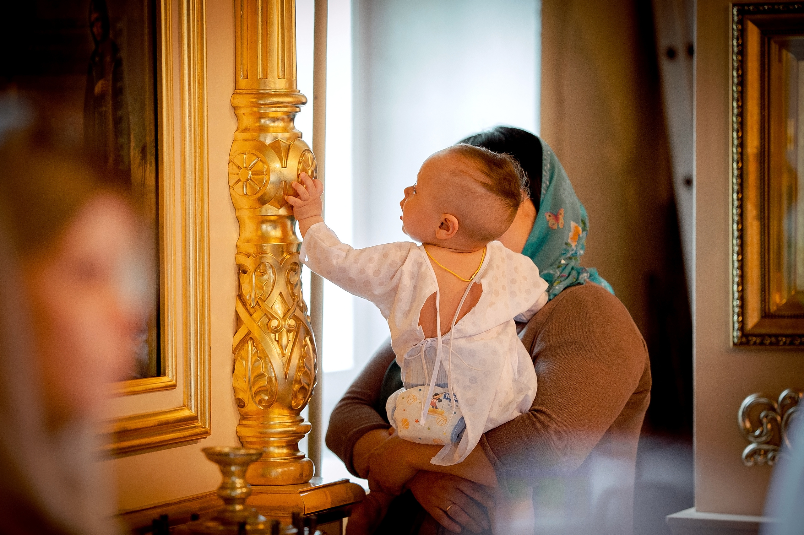 Фотосъемка крещения в Образцово в Щелково. Свадебный и семейный фотограф Виктория Носачёва. Щелково, Москва и МО