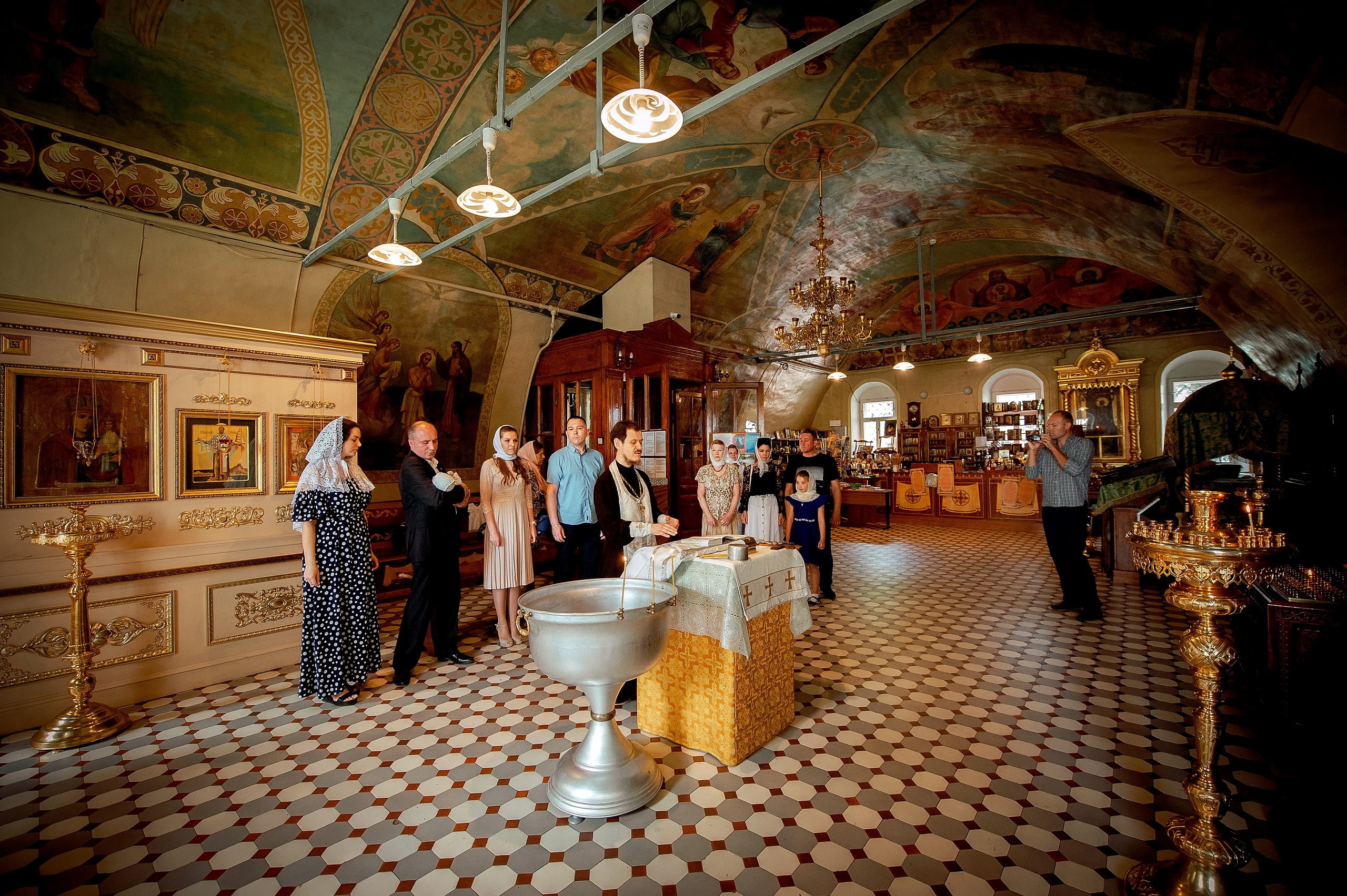 Фотосъемка крещения в Образцово. Свадебный и семейный фотограф Виктория Носачёва. Щелково, Москва и МО