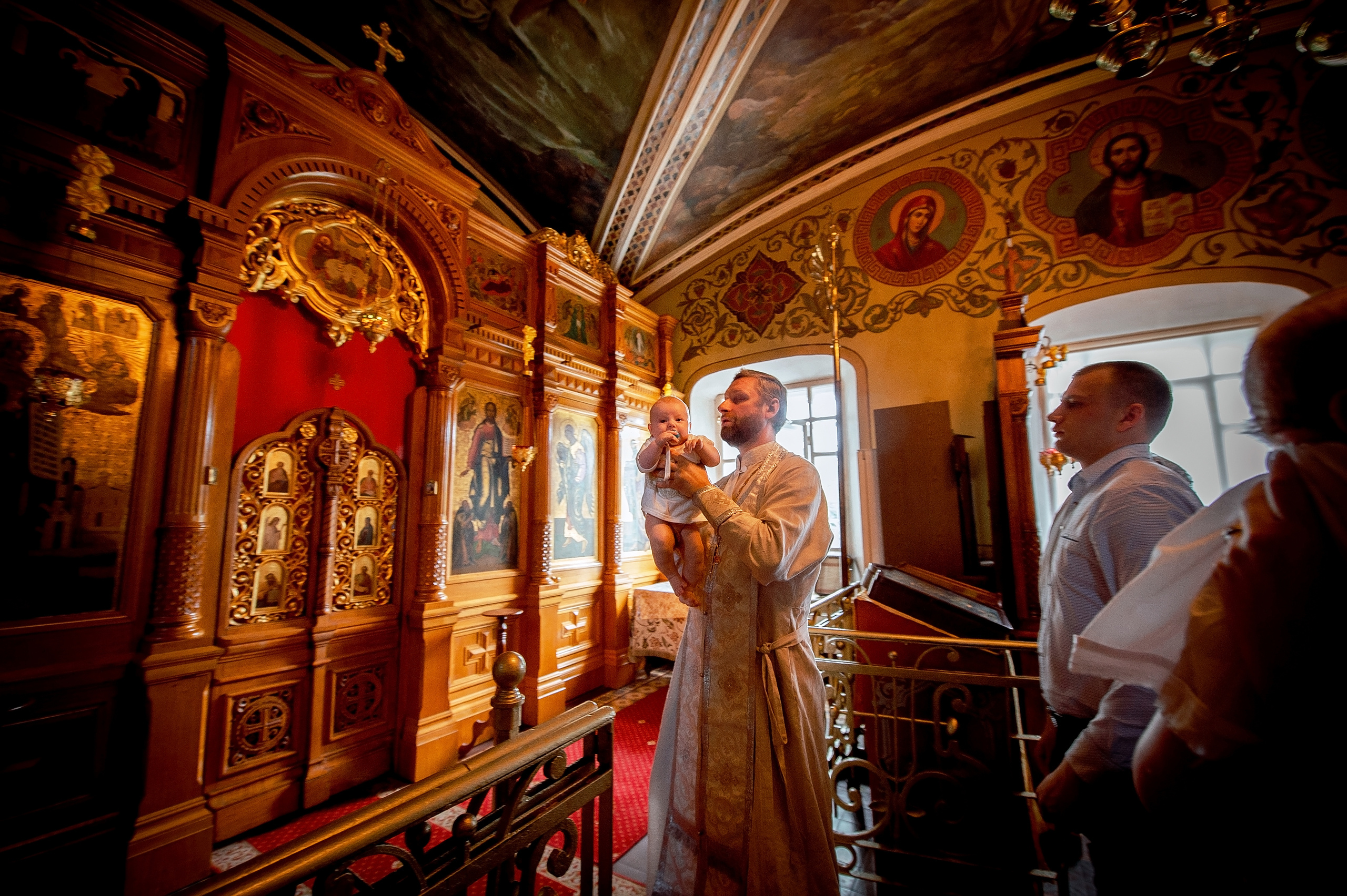 Фотосъемка крещения в Пушкино. Свадебный и семейный фотограф Виктория Носачёва. Щелково, Москва и МО