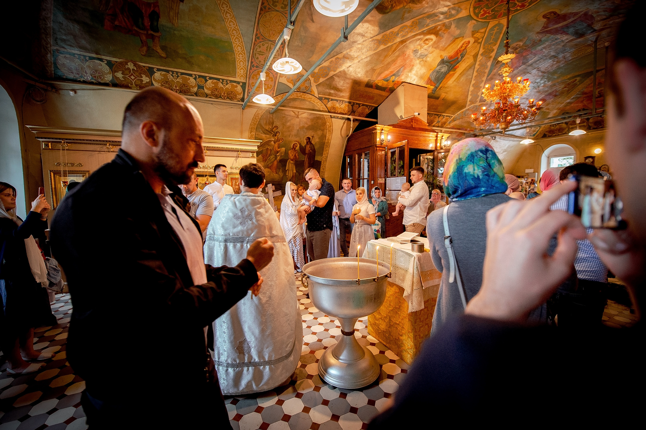 Фотосъемка крещения в Образцово в Щелково. Свадебный и семейный фотограф Виктория Носачёва. Щелково, Москва и МО