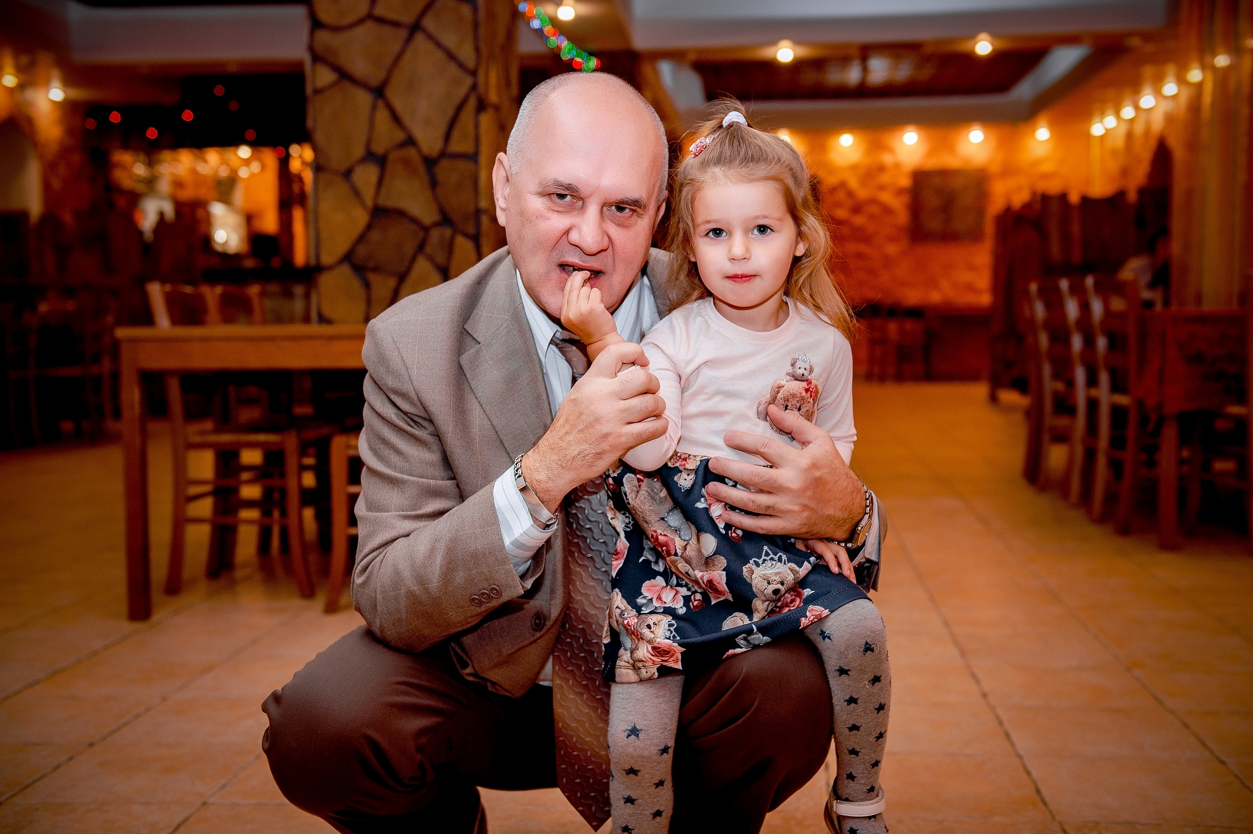 Фотосъемка юбилея в Щелково в кафе Бухара. Свадебный и семейный фотограф Виктория Носачёва. Щелково, Москва и МО