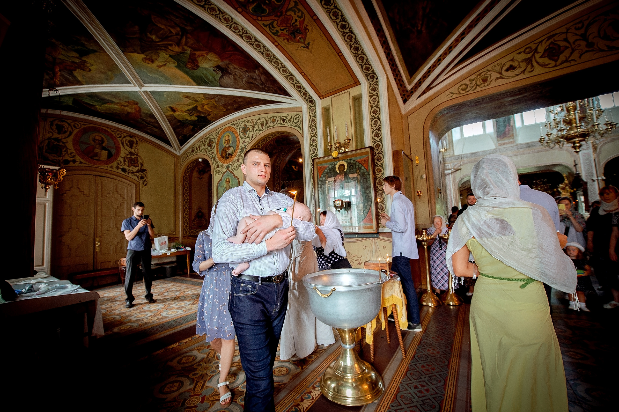 Фотосъемка крещения в Пушкино. Свадебный и семейный фотограф Виктория Носачёва. Щелково, Москва и МО