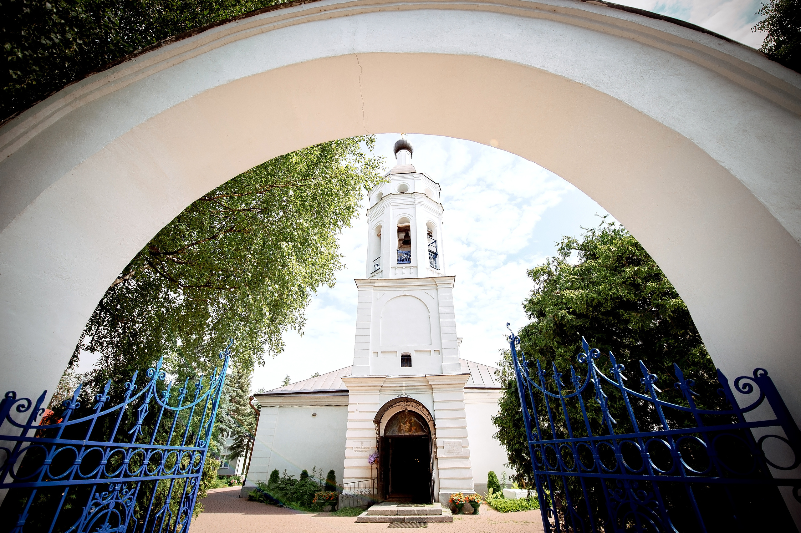 Фотосъемка крещения в Образцово в Щелково. Свадебный и семейный фотограф Виктория Носачёва. Щелково, Москва и МО