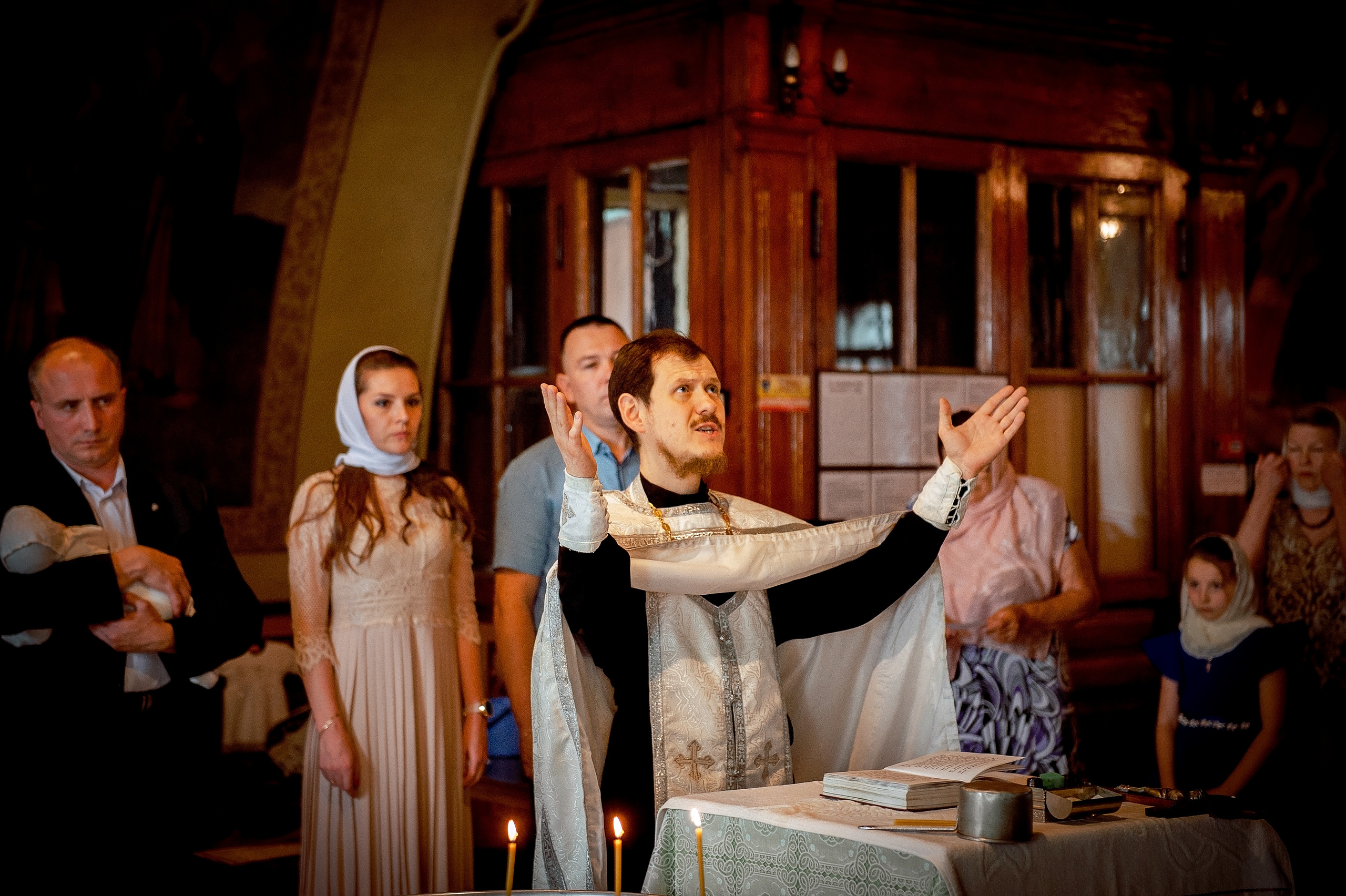 Фотосъемка крещения в Образцово. Свадебный и семейный фотограф Виктория Носачёва. Щелково, Москва и МО