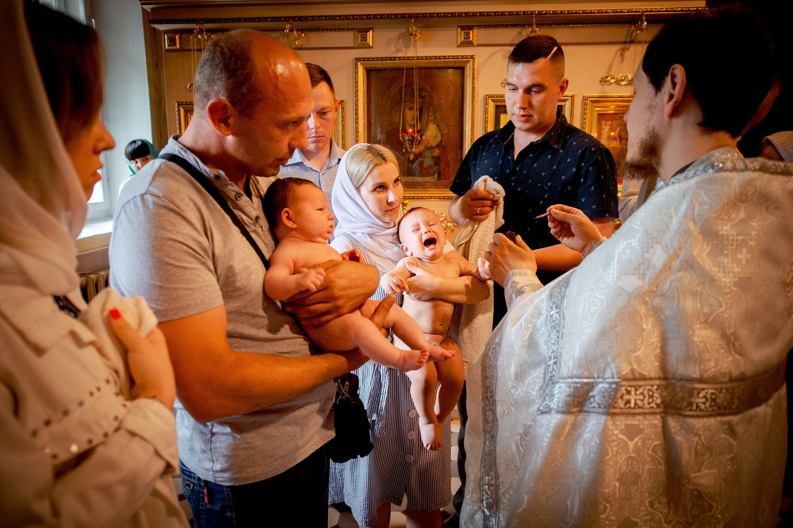 Фотосъемка крещения в Образцово в Щелково. Свадебный и семейный фотограф Виктория Носачёва. Щелково, Москва и МО