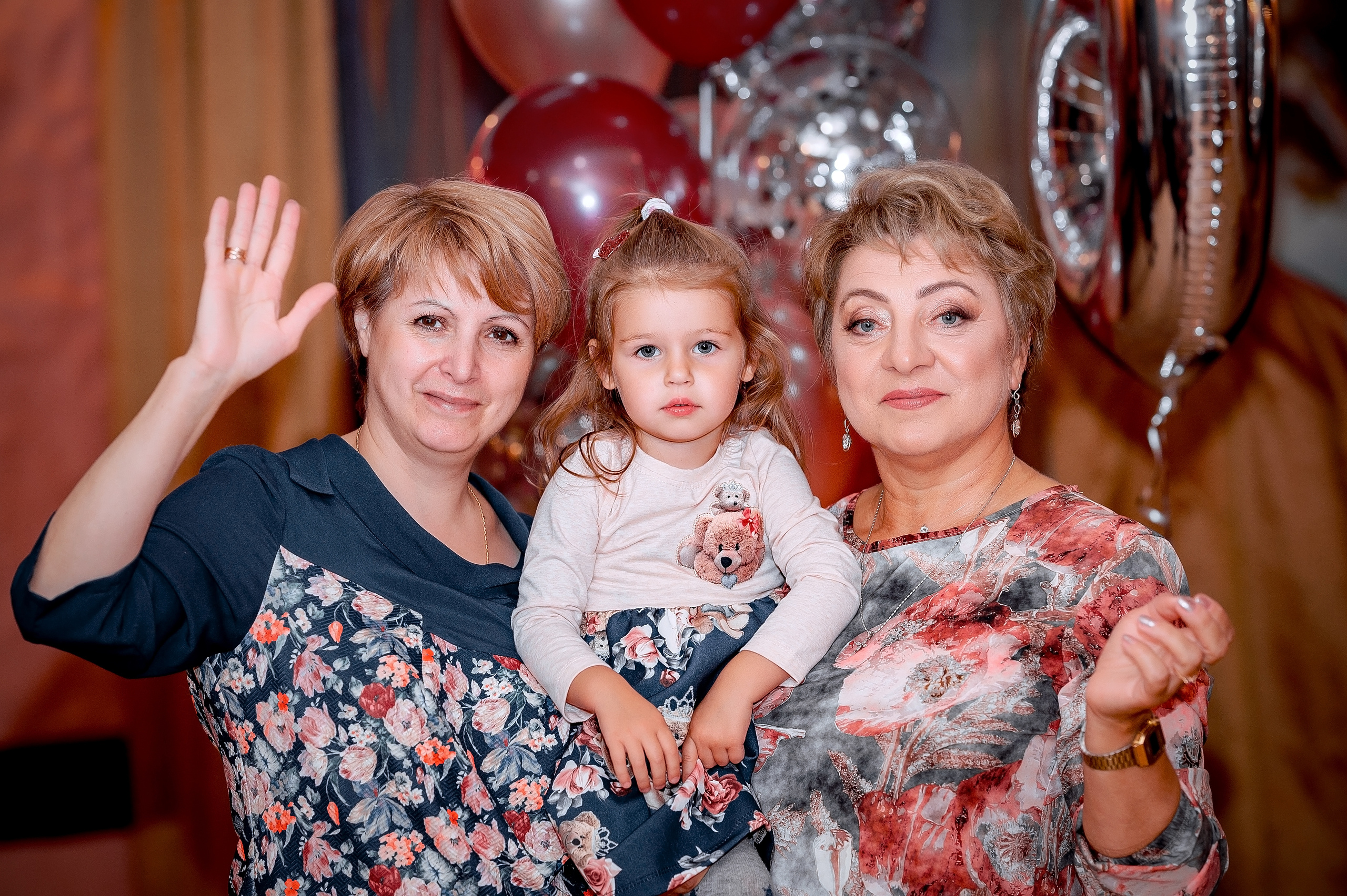 Фотосъемка юбилея в Щелково в кафе Бухара. Свадебный и семейный фотограф Виктория Носачёва. Щелково, Москва и МО