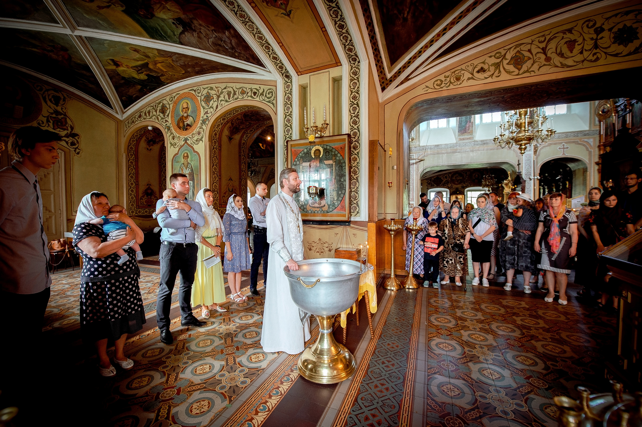 Фотосъемка крещения в Пушкино. Свадебный и семейный фотограф Виктория Носачёва. Щелково, Москва и МО