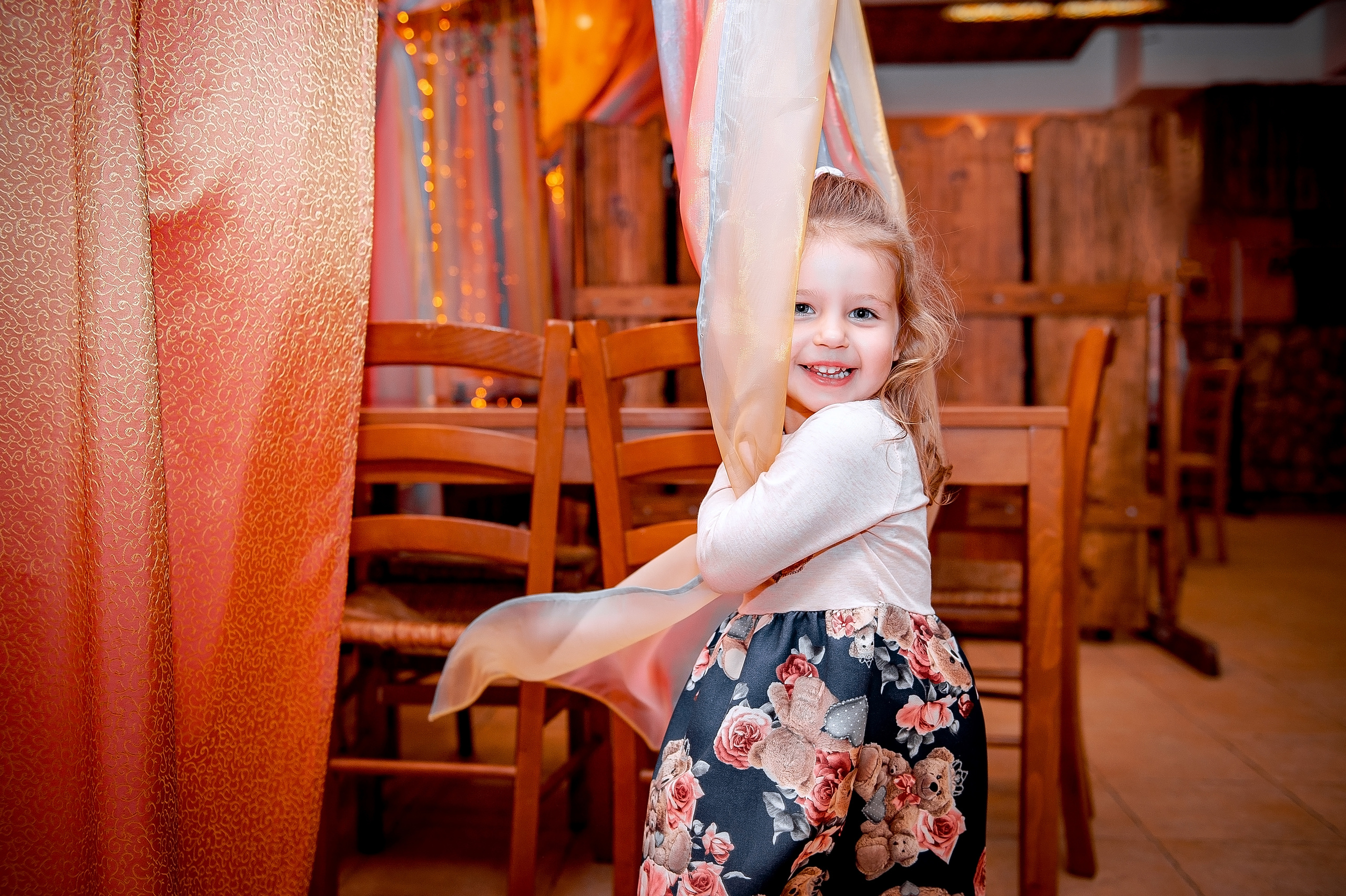 Фотосъемка юбилея в Щелково в кафе Бухара. Свадебный и семейный фотограф Виктория Носачёва. Щелково, Москва и МО