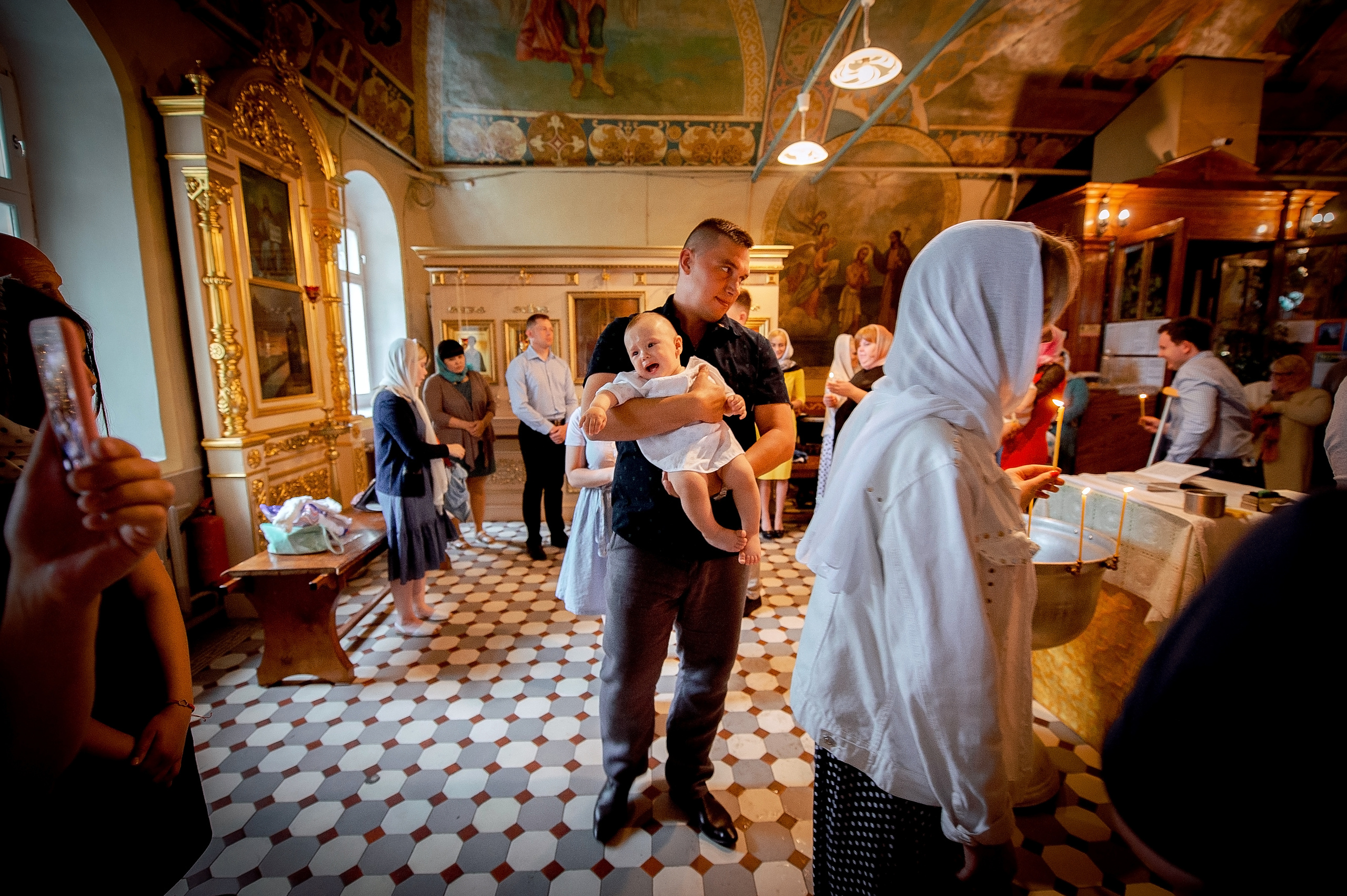 Фотосъемка крещения в Образцово в Щелково. Свадебный и семейный фотограф Виктория Носачёва. Щелково, Москва и МО