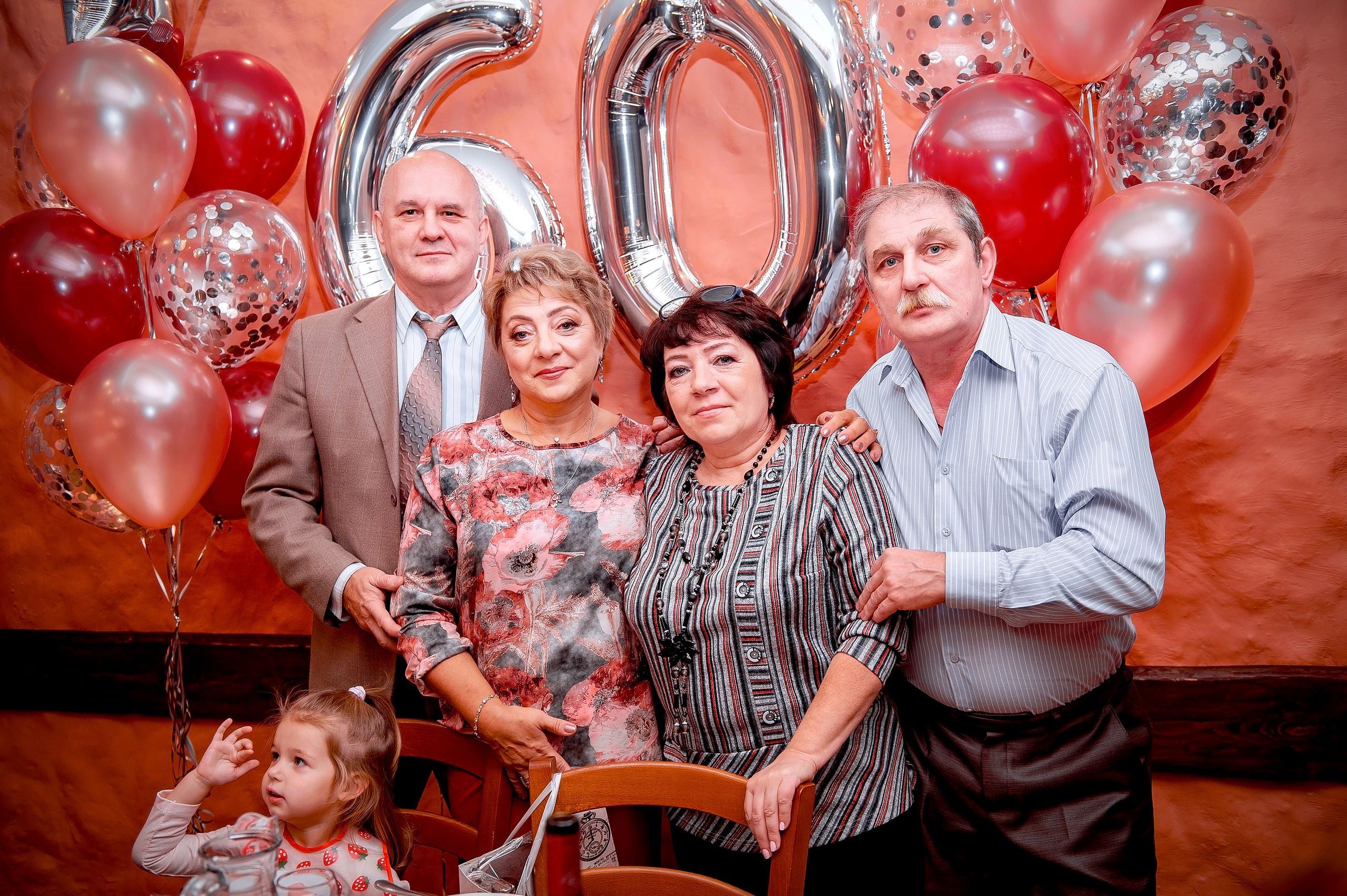 Фотосъемка юбилея в Щелково в кафе Бухара. Свадебный и семейный фотограф Виктория Носачёва. Щелково, Москва и МО