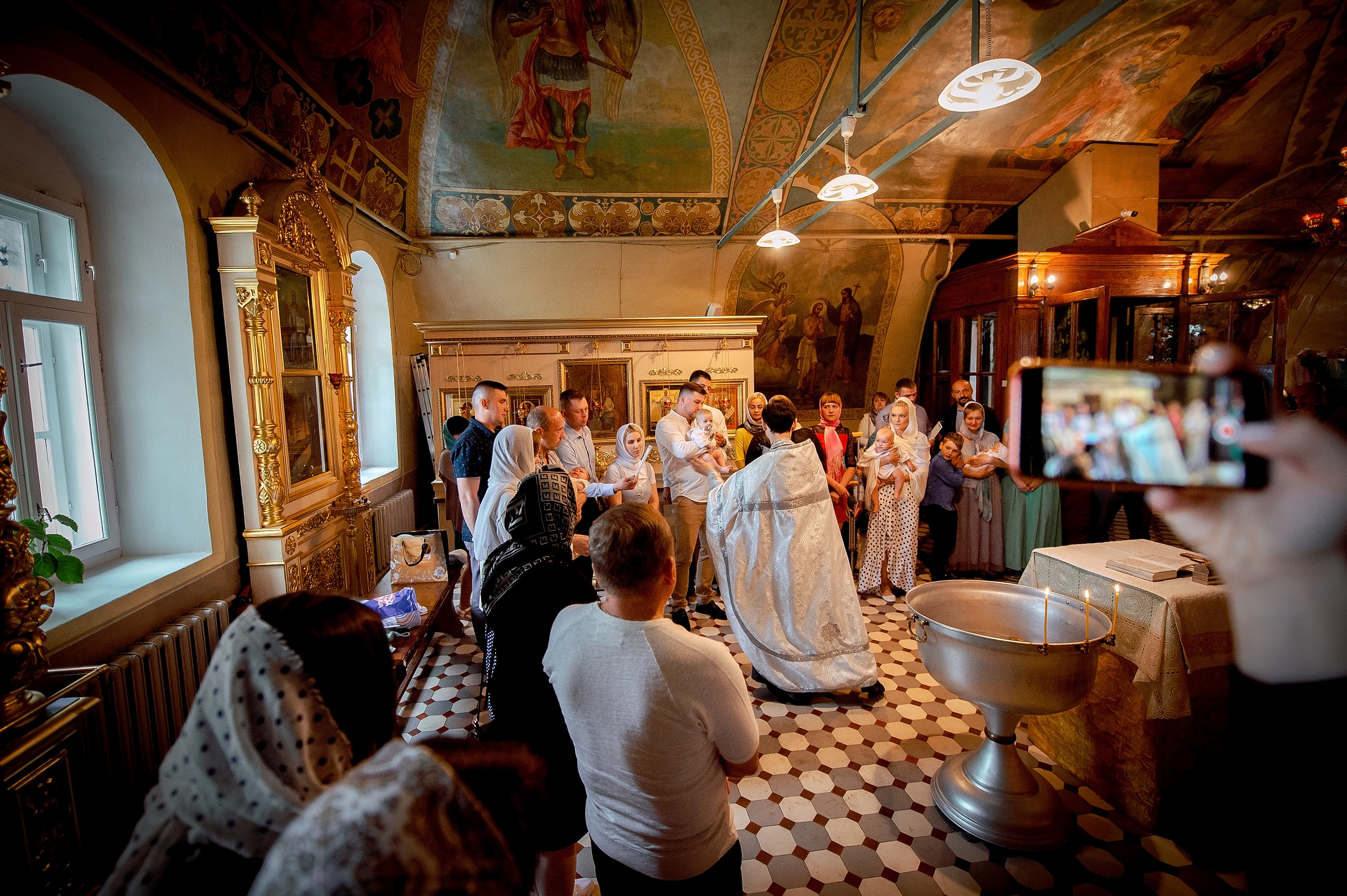 Фотосъемка крещения в Образцово в Щелково. Свадебный и семейный фотограф Виктория Носачёва. Щелково, Москва и МО