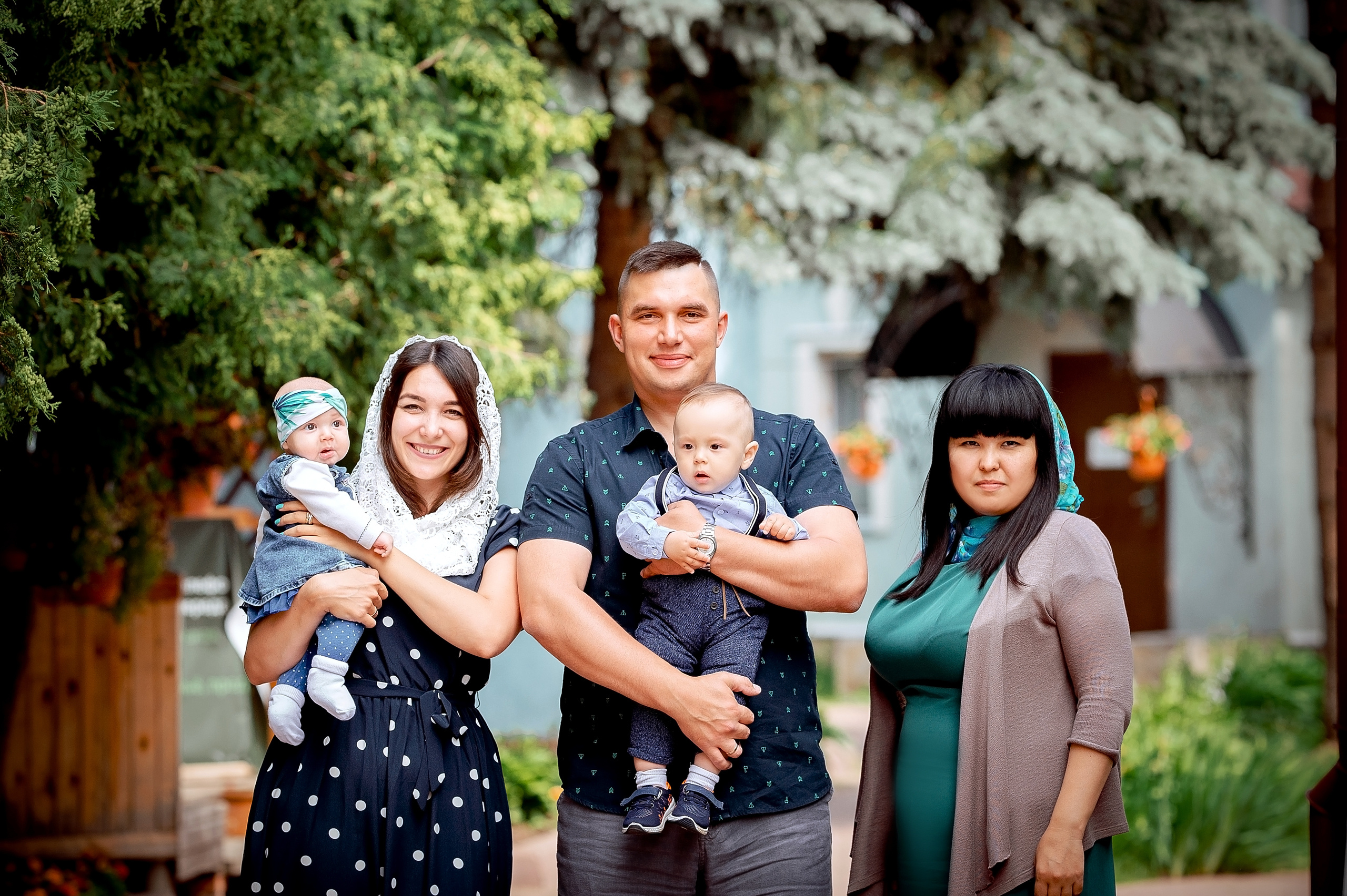 Фотосъемка крещения в Образцово в Щелково. Свадебный и семейный фотограф Виктория Носачёва. Щелково, Москва и МО