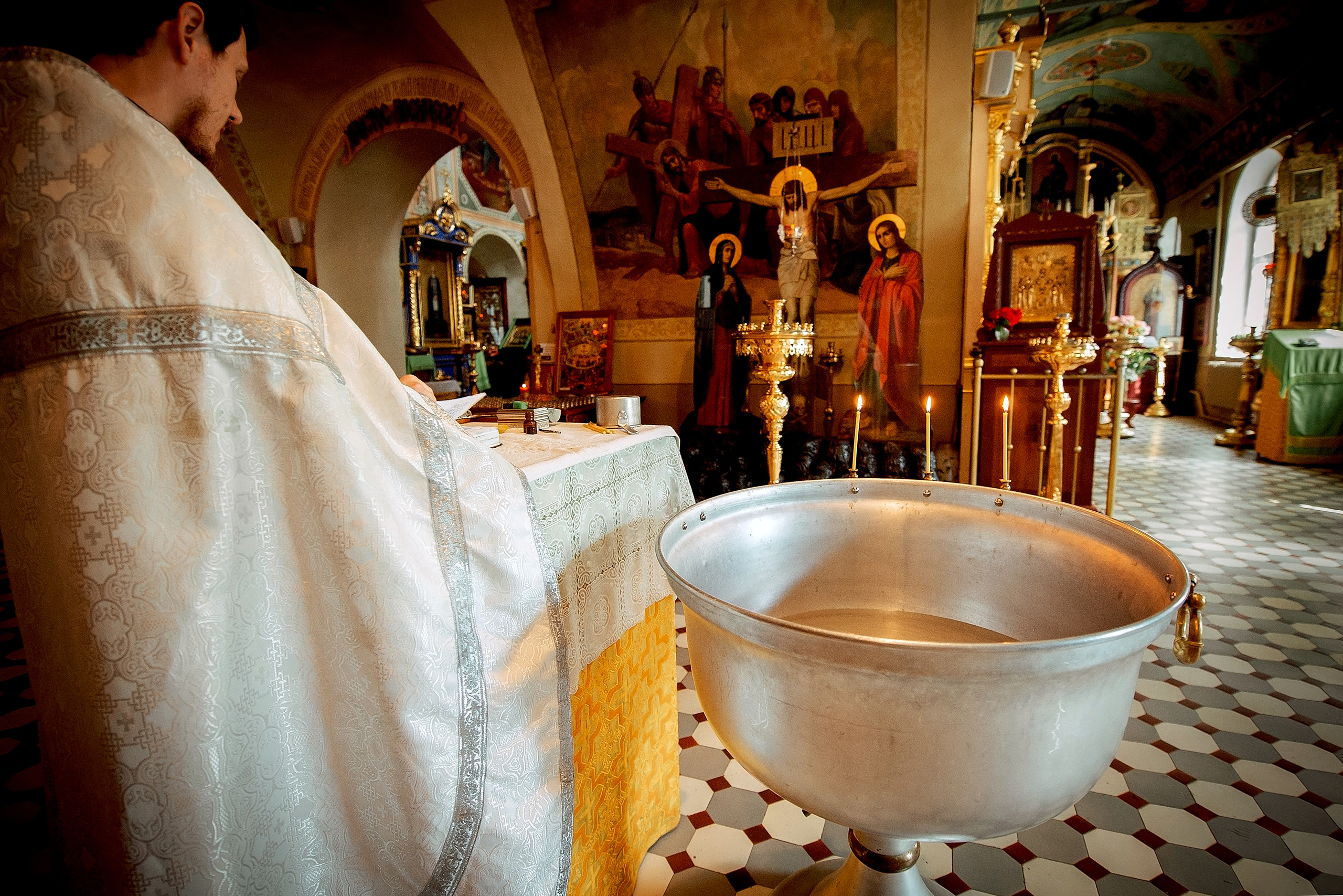 Фотосъемка крещения в Образцово. Свадебный и семейный фотограф Виктория Носачёва. Щелково, Москва и МО