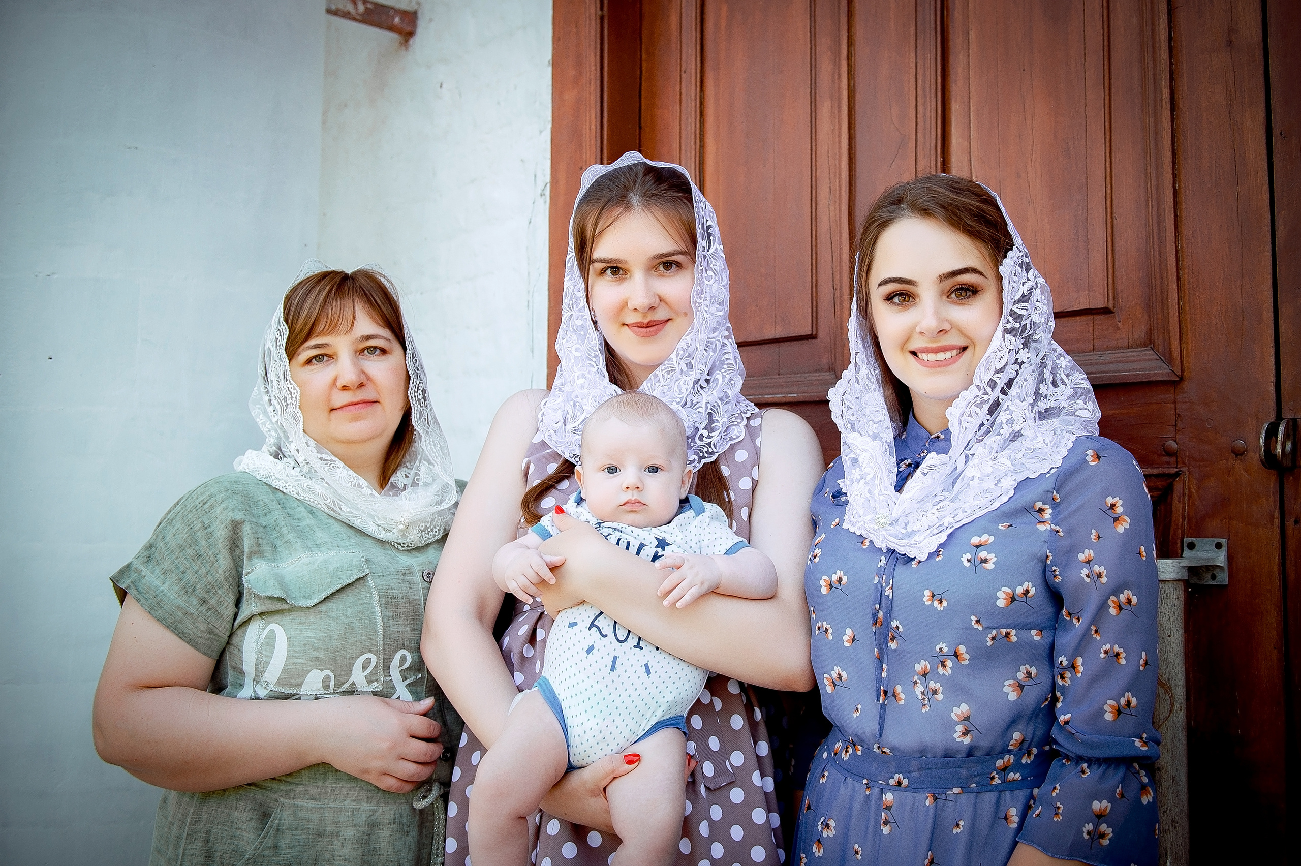 Фотосъемка крещения в Пушкино. Свадебный и семейный фотограф Виктория Носачёва. Щелково, Москва и МО