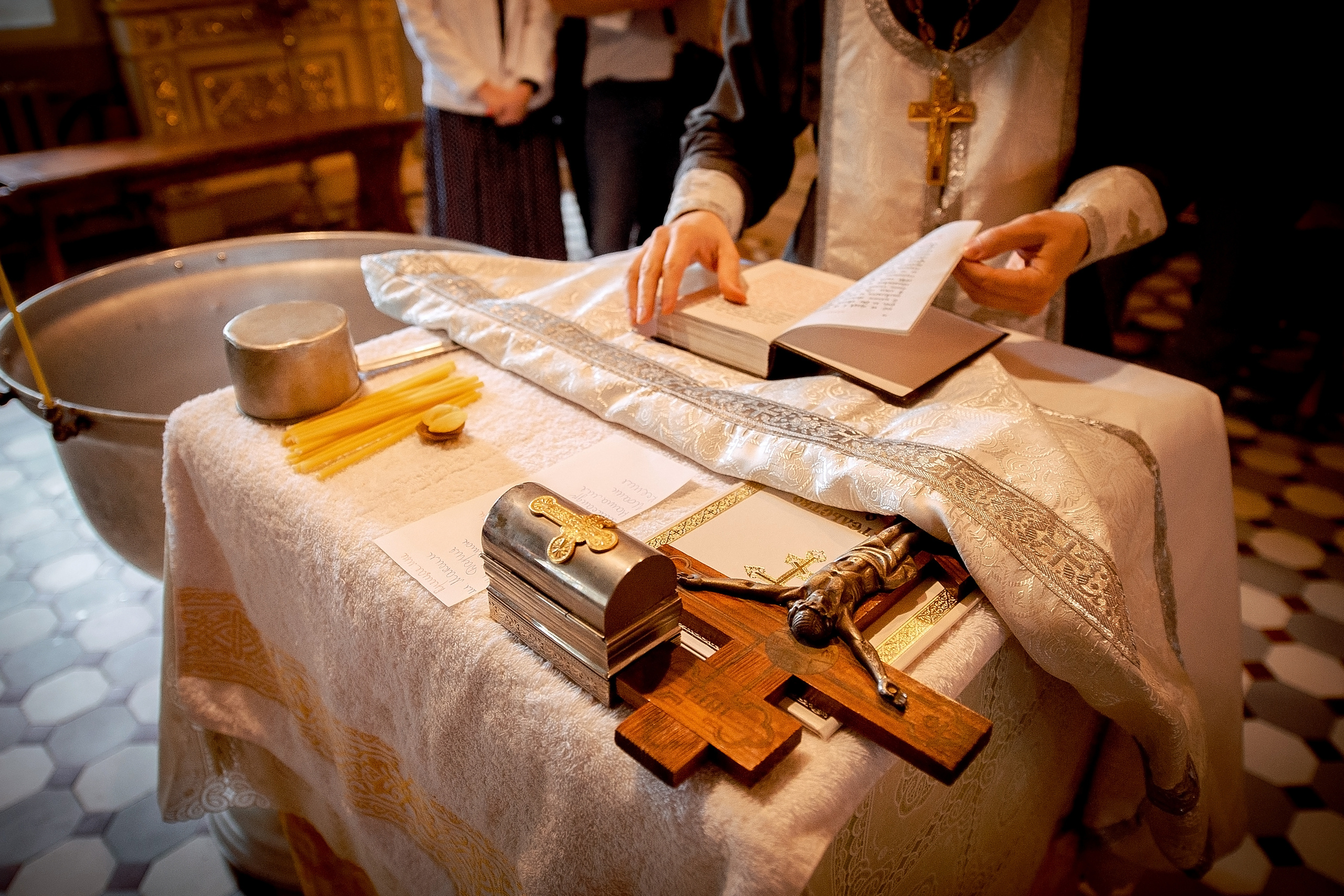 Фотосъемка крещения в Образцово в Щелково. Свадебный и семейный фотограф Виктория Носачёва. Щелково, Москва и МО