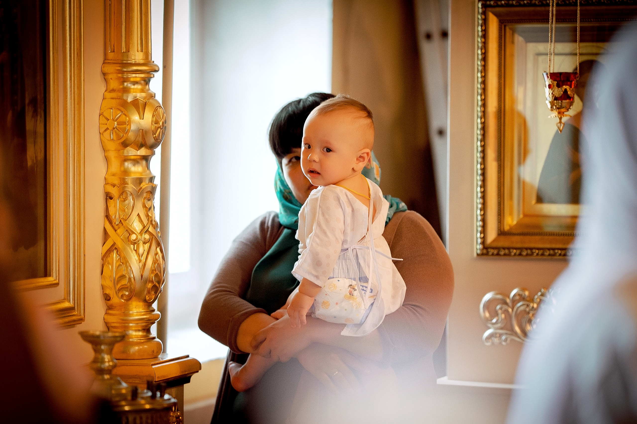 Фотосъемка крещения в Образцово в Щелково. Свадебный и семейный фотограф Виктория Носачёва. Щелково, Москва и МО