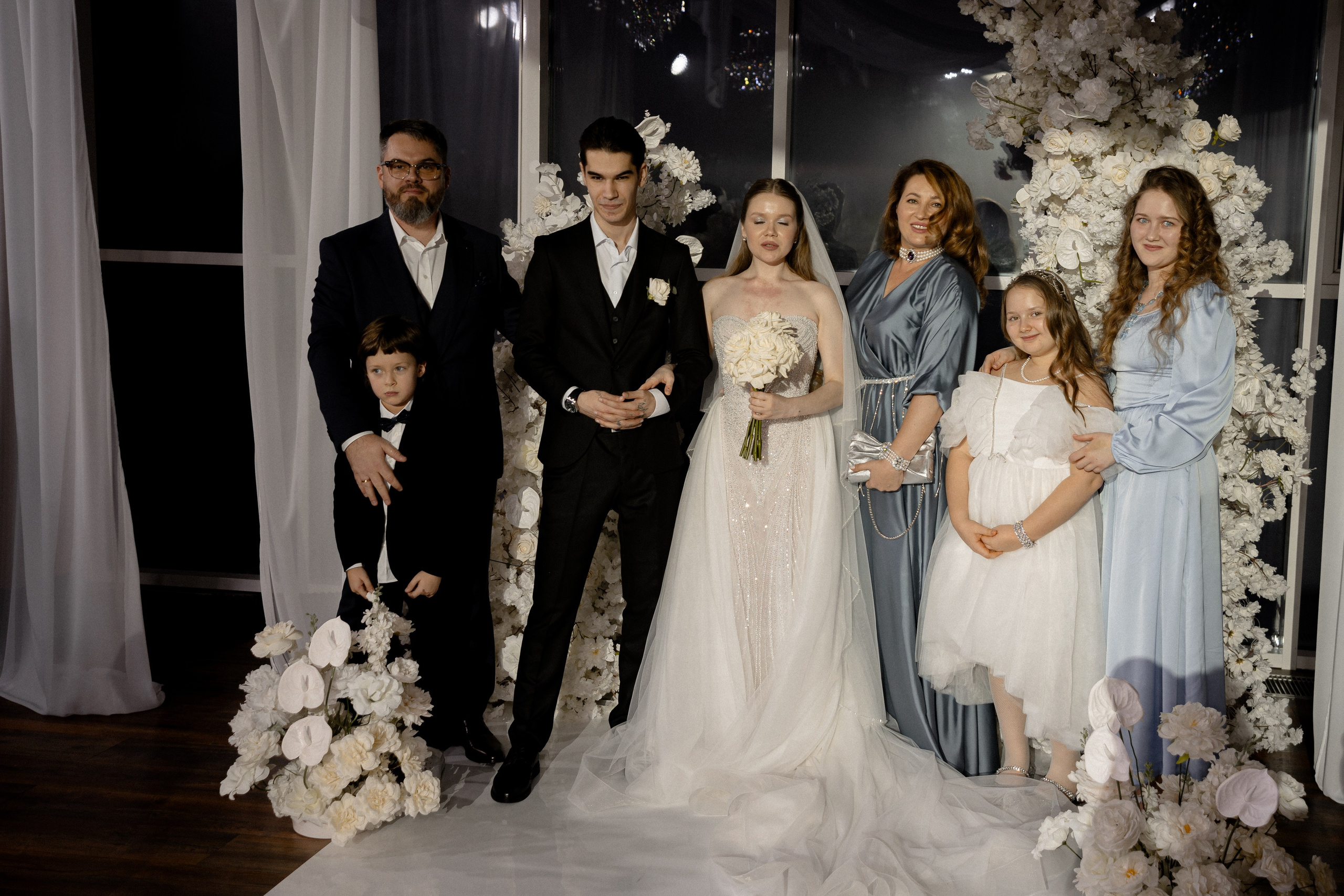 СВАДЕБНАЯ СЬЕМКА СБОРОВ В ОТЕЛЕ И ВЫЕЗД НА ЦЕРЕМОНИЮ (СНЯТО В СИБИРЕ В НИЖНЕВАРТОВСКЕ). Профессиональный фотограф, Санкт-Петербург — Виктория Богомолова