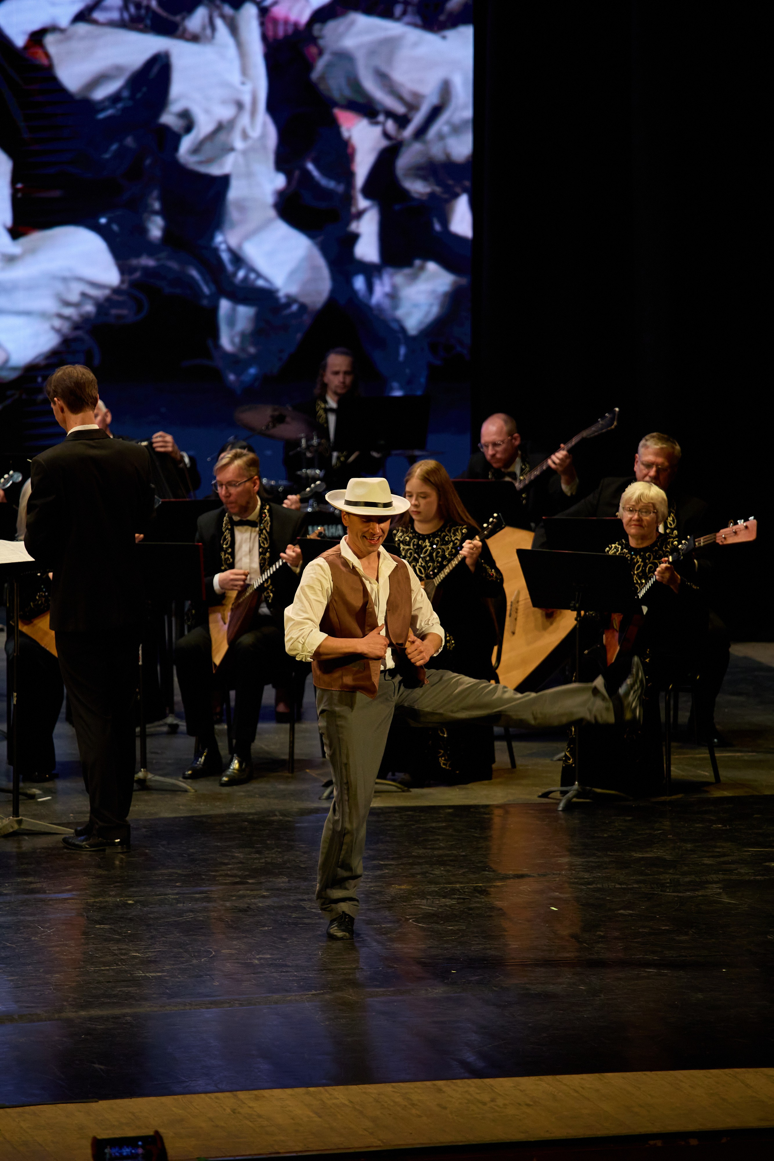 Филармония «Вокруг света в ритме танца». Фотограф Илья Прохоров в Кирове