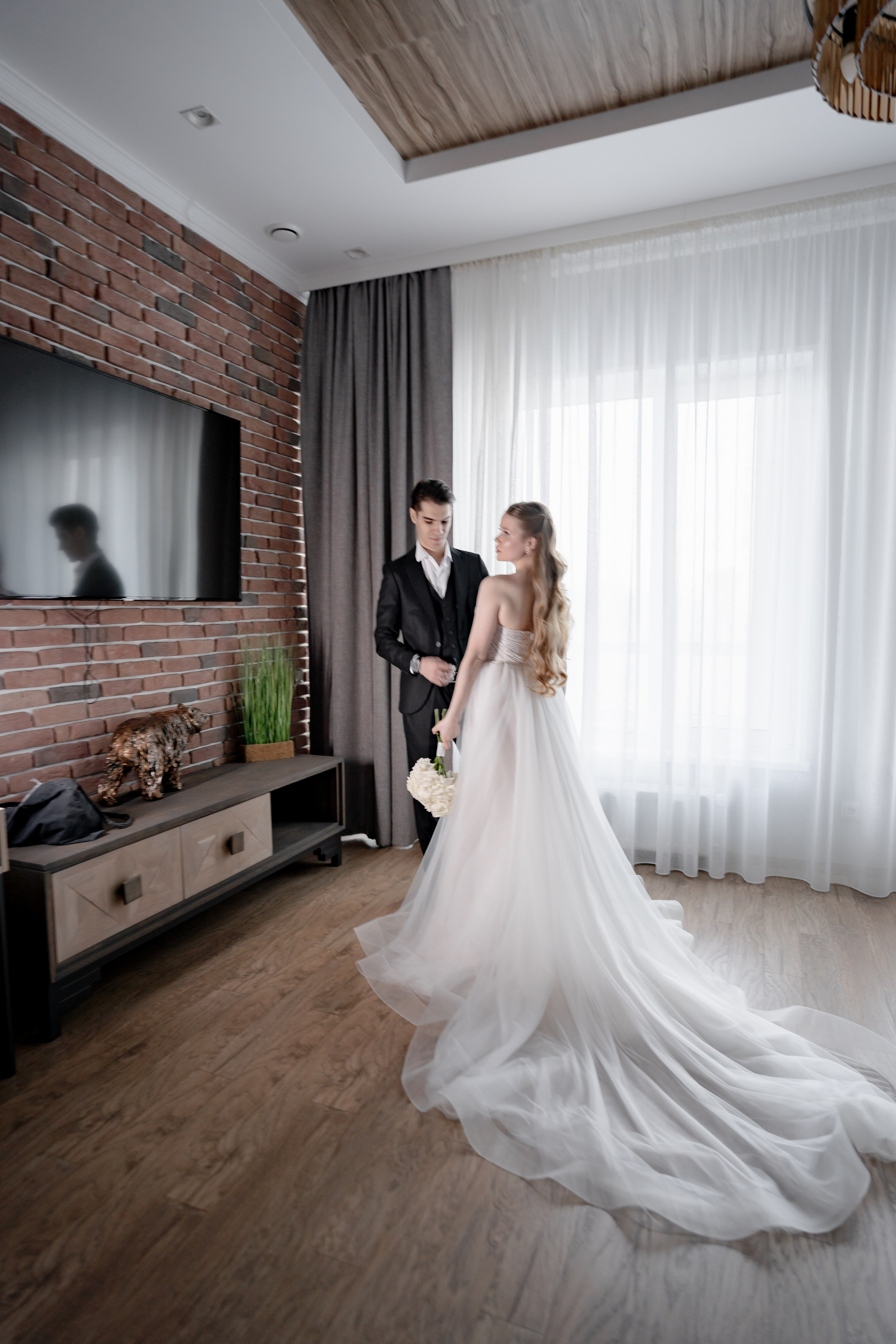 СВАДЕБНАЯ СЬЕМКА СБОРОВ В ОТЕЛЕ И ВЫЕЗД НА ЦЕРЕМОНИЮ (СНЯТО В СИБИРЕ В НИЖНЕВАРТОВСКЕ). Профессиональный фотограф, Санкт-Петербург — Виктория Богомолова