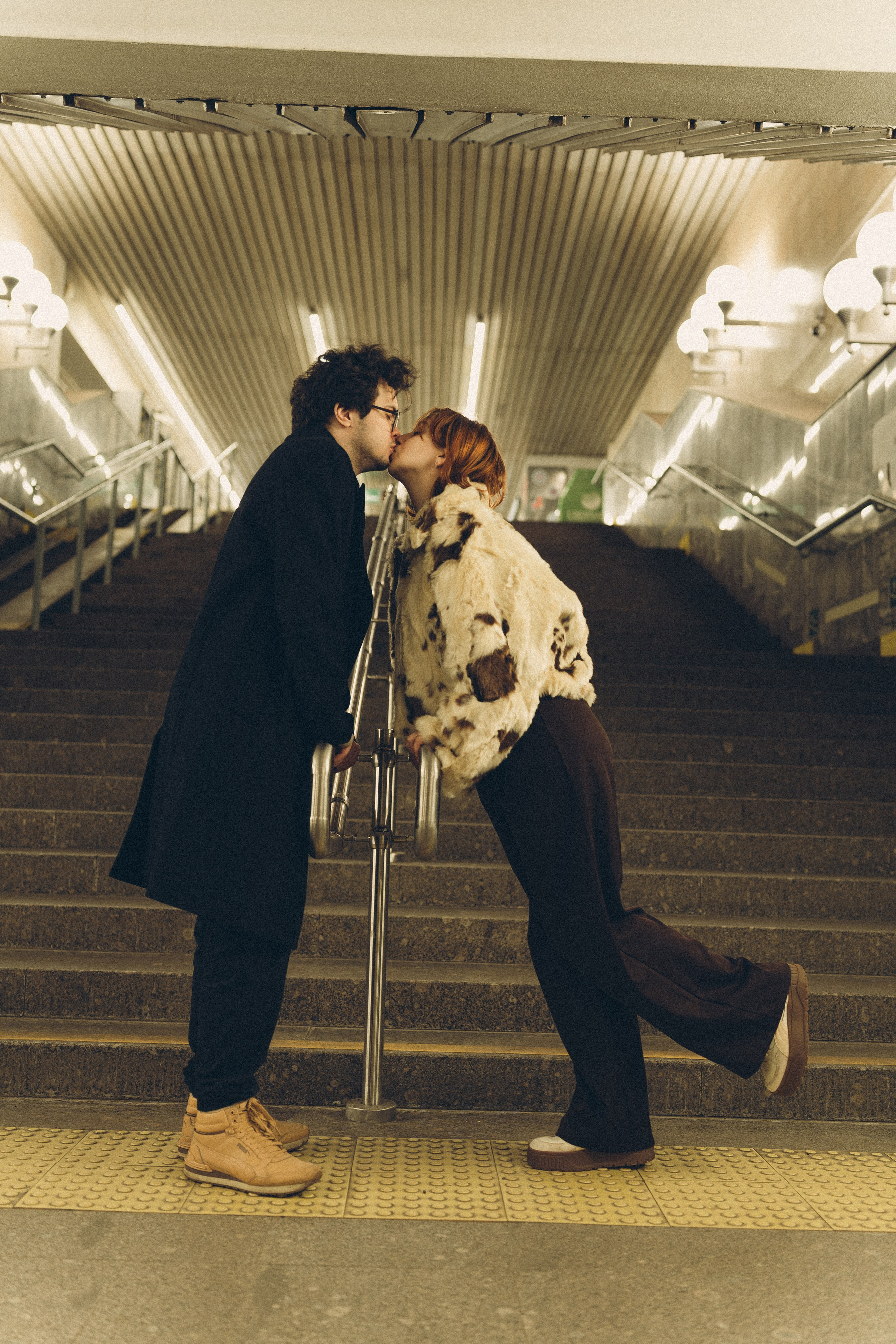 НОВОГОДНЯЯ ФОТОСЕСИИЯ ПАРЫ В МЕТРО ЛЮБОВЬ. Профессиональный фотограф, Санкт-Петербург — Виктория Богомолова