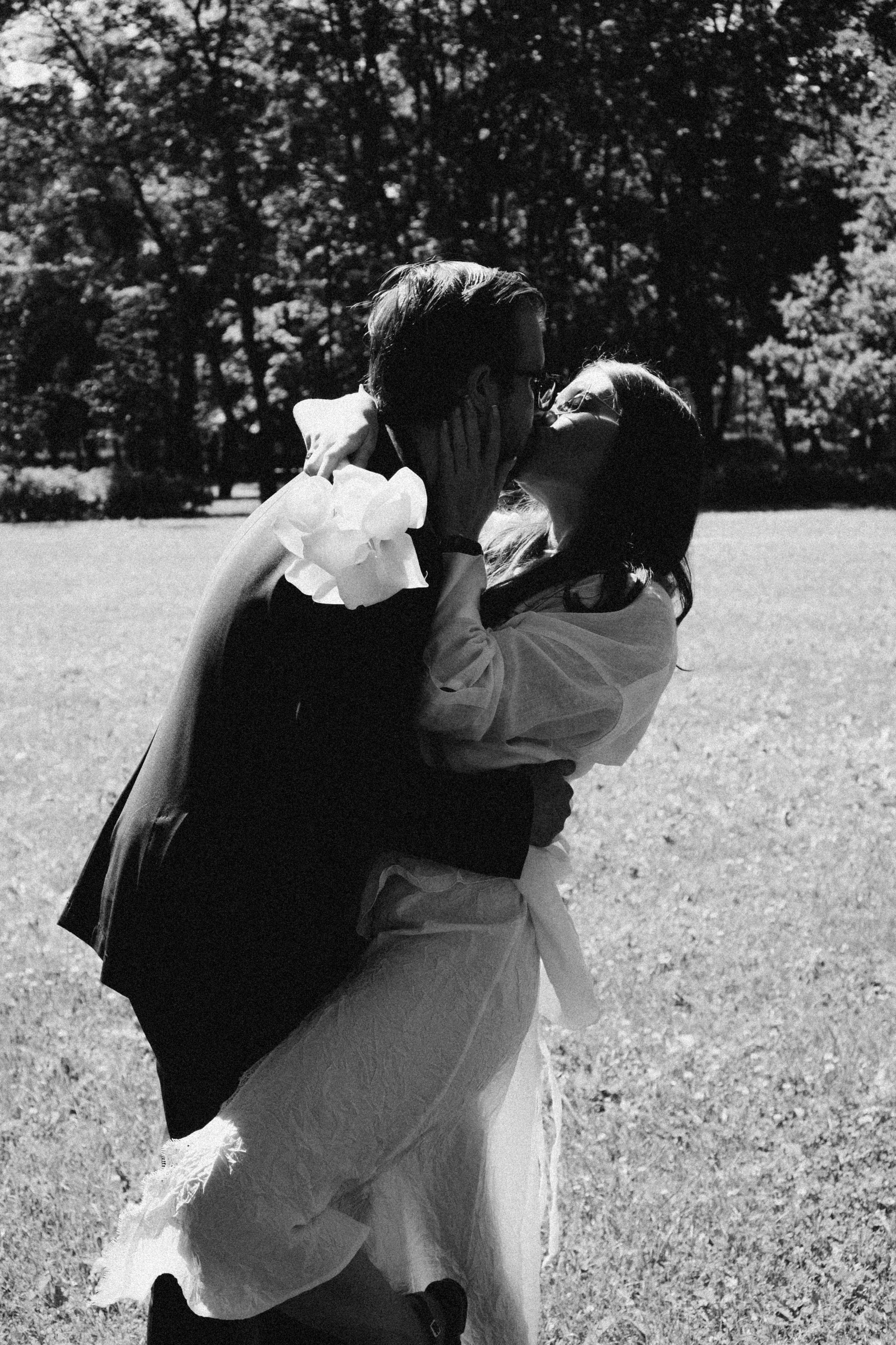 СВАДЕБНАЯ СЬЕМКА В ПАРКЕ ПОБЕДЫ И ПРОГУЛКА ПО МОСКОВСКОМУ ПРОСПЕКТУ. Профессиональный фотограф, Санкт-Петербург — Виктория Богомолова