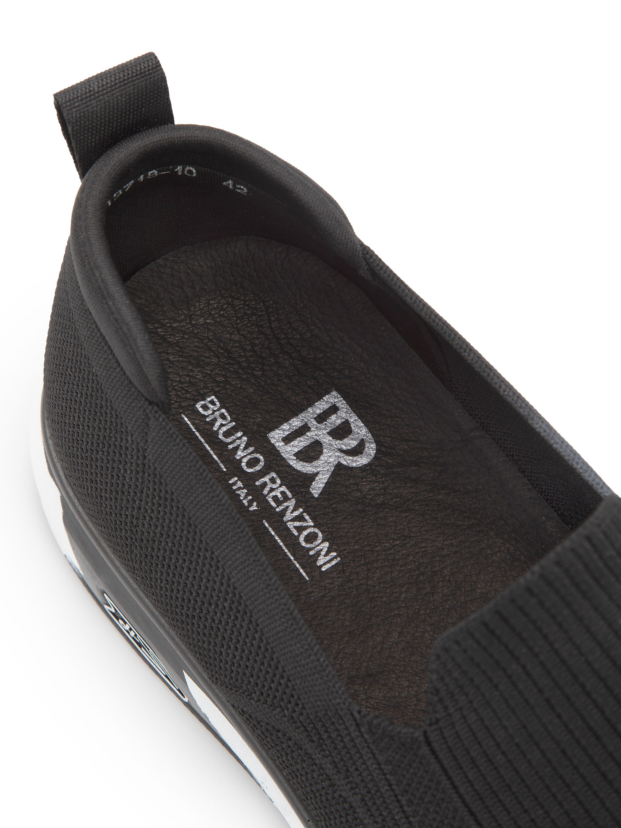 Каталожная фотография обуви. Фотограф в Москве Егор Гончаров