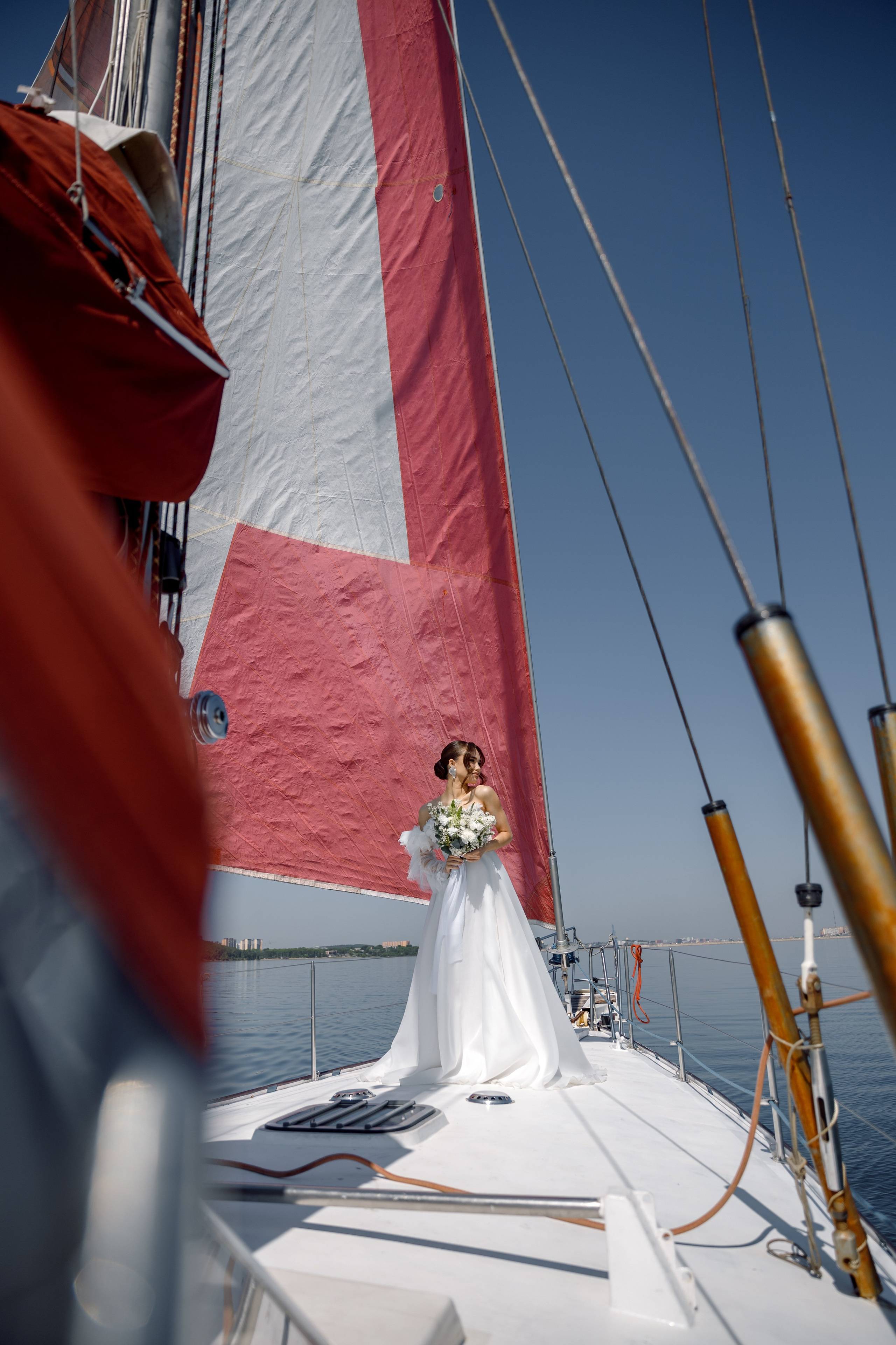 Яхта Омега (Каприз Невесты). Свадебный фотограф Иркутск, репортажный фотограф Иркутск