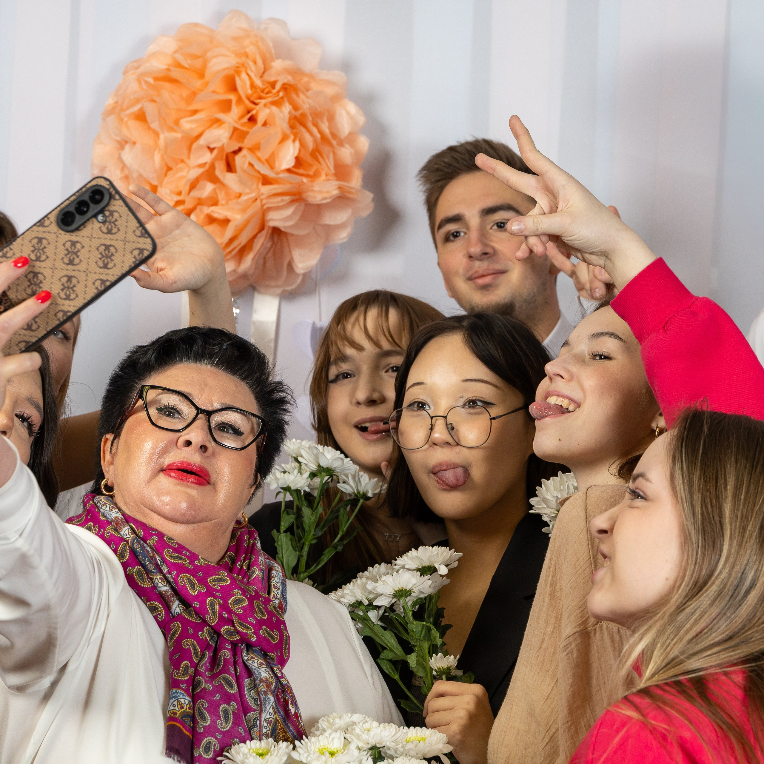 8 марта 2026. Поздравление ребят из 11 класса своих одноклассниц. Главная