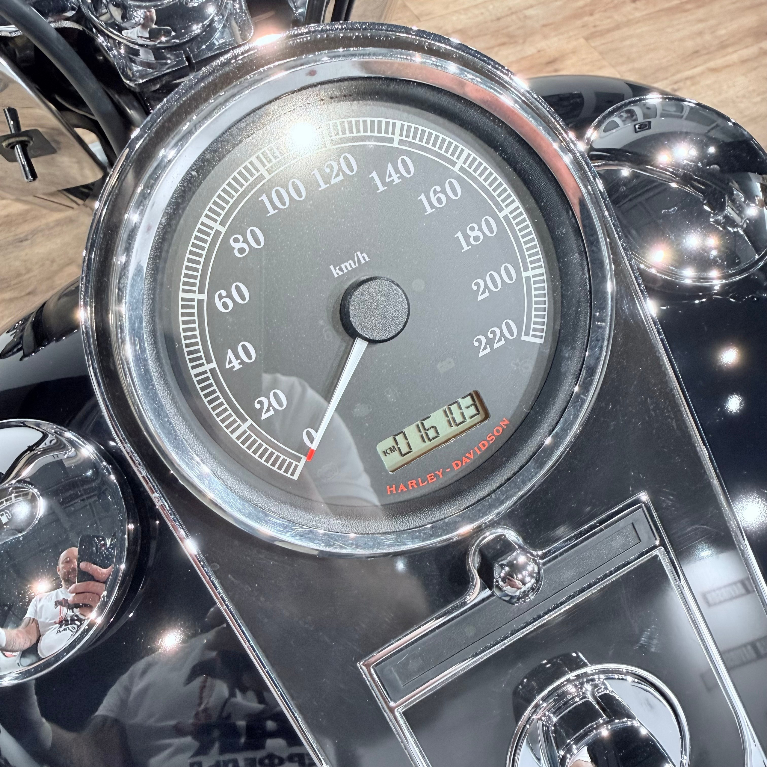 2011 Softail Deluхе АВS Vivd Black. Hello Davidson, Москва. Только хорошие мотоциклы…
