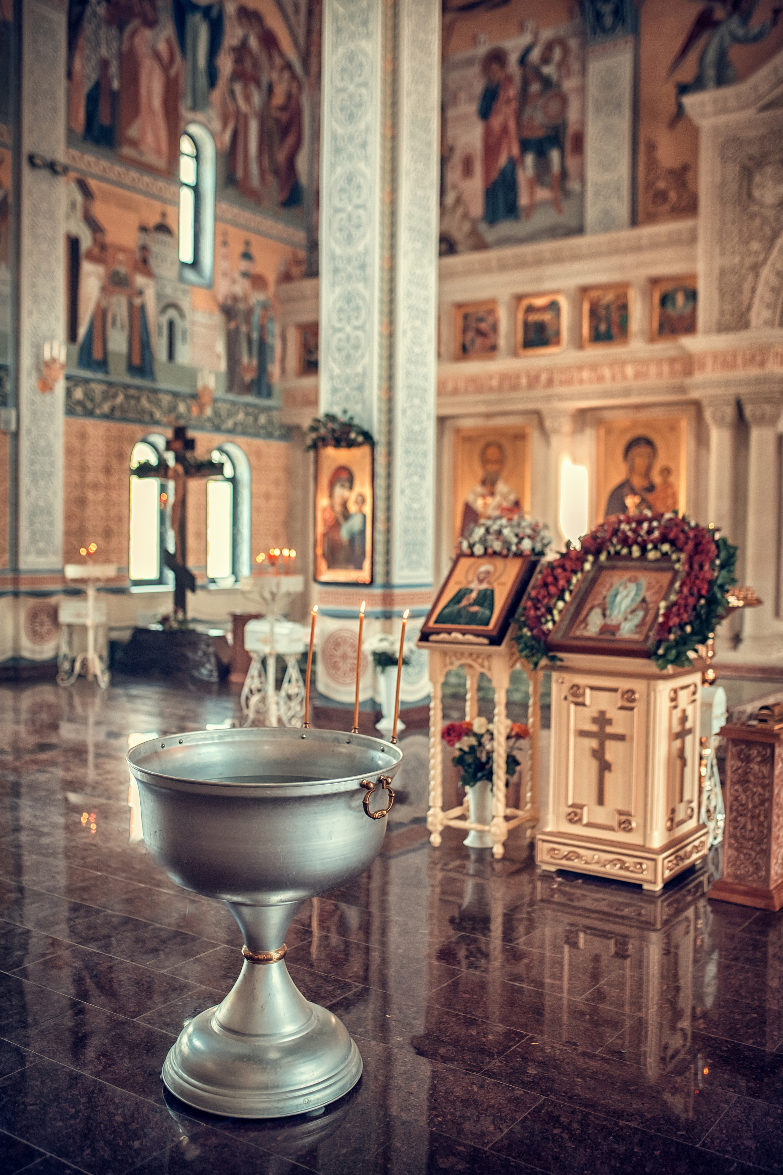 Таинство Крещения младенца Тимофея в храме Мартоны Московской в ЖК Цветы. Екатерина Крапивина фотограф церковных Таинств в Нижний Новгороде