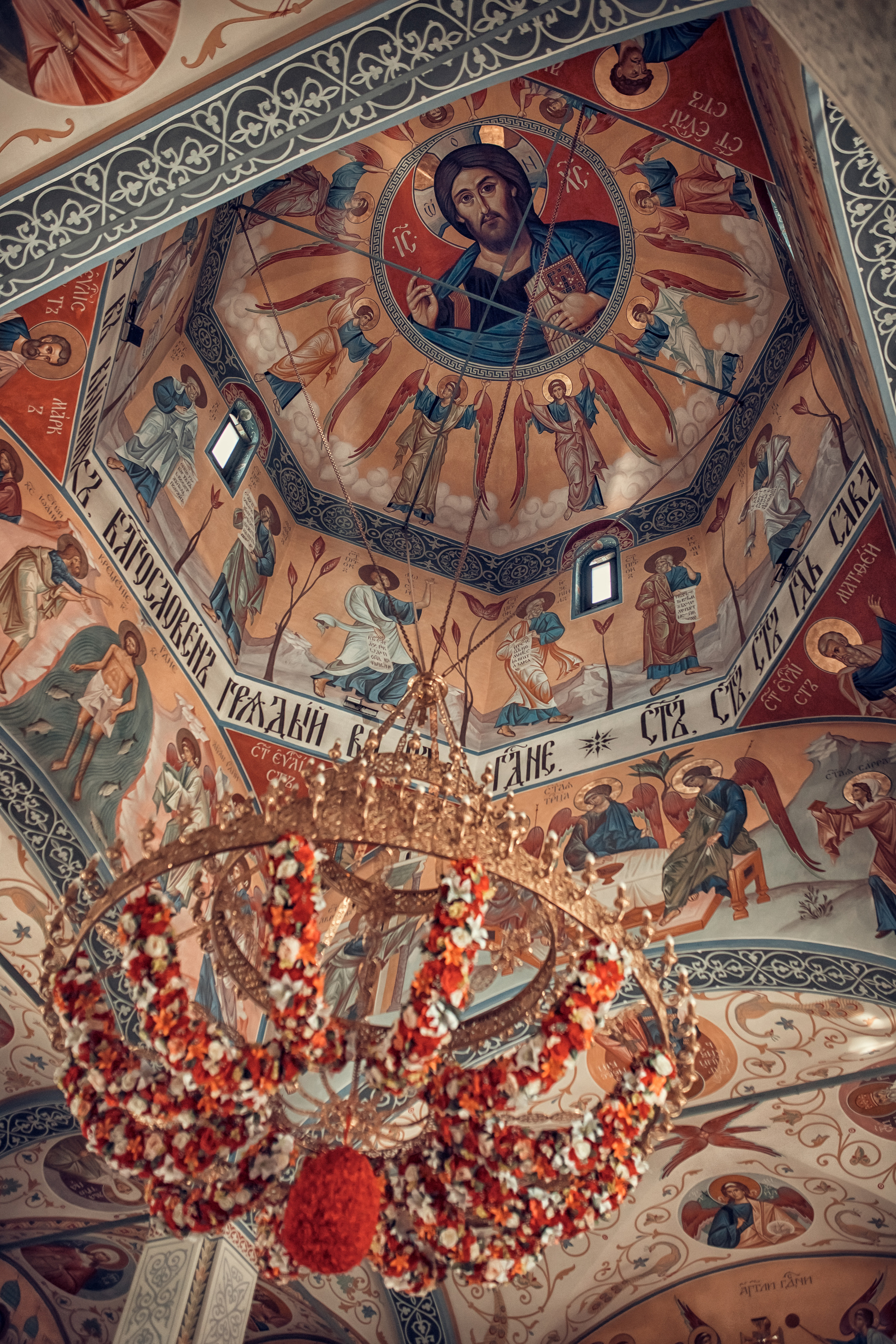 Таинство Крещения младенца Тимофея в храме Мартоны Московской в ЖК Цветы. Екатерина Крапивина фотограф церковных Таинств в Нижний Новгороде