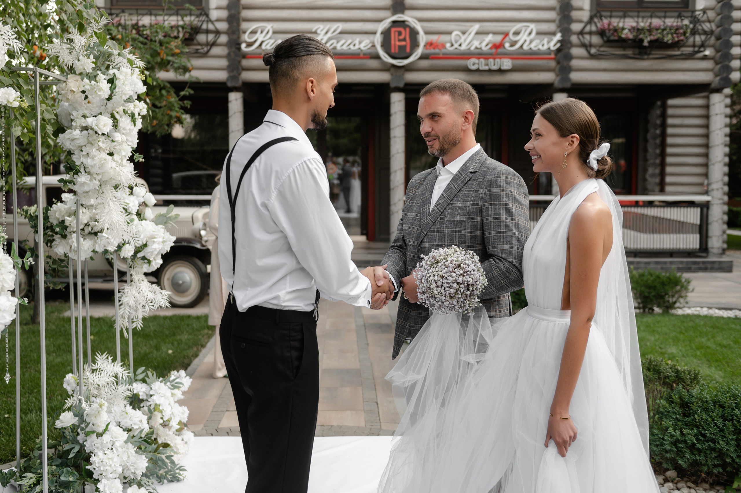 Свадебная фотосессия в Ростове комплекс ПарХаус. Свадебный фотограф в Ростове Максимов Максим